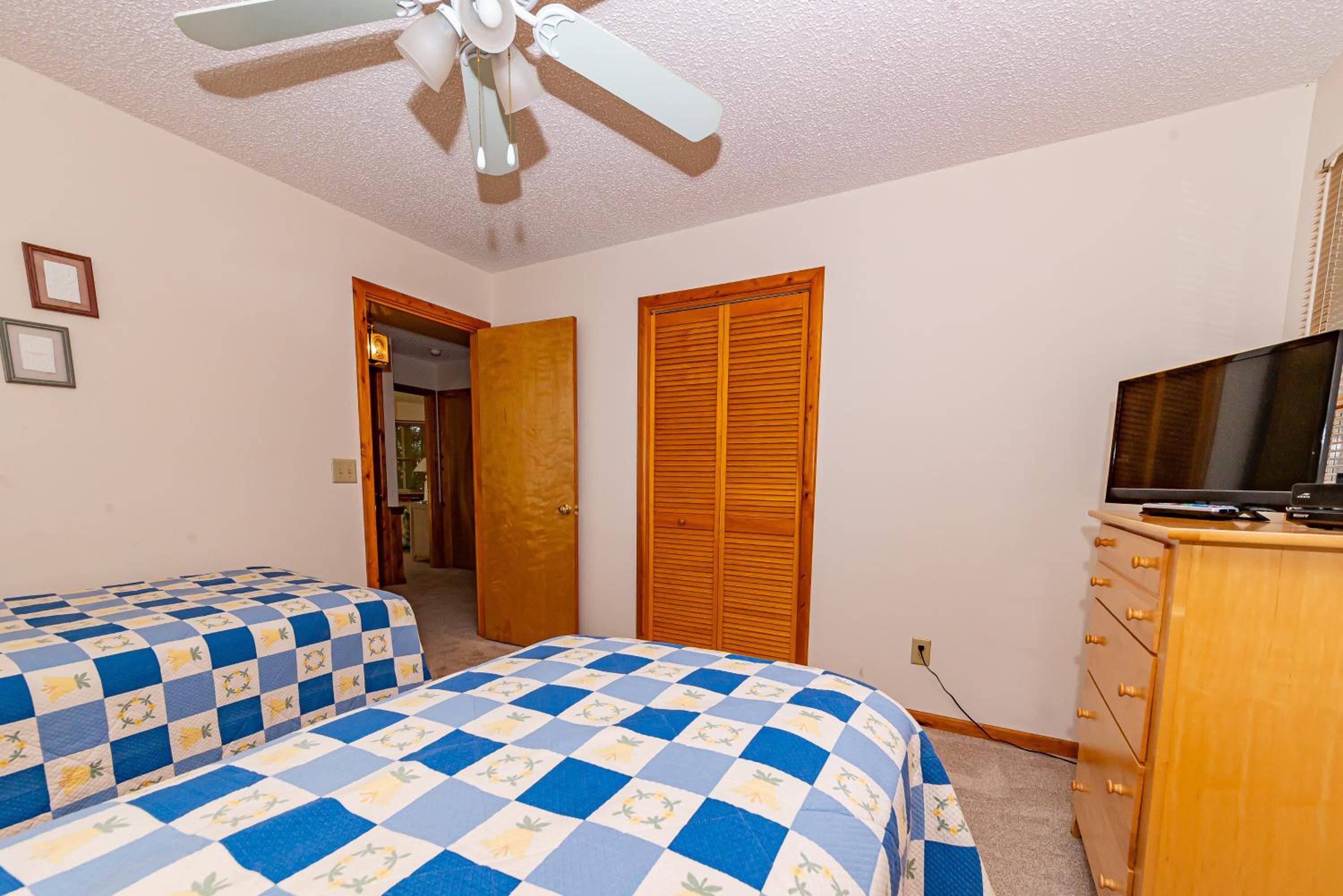 Christie - Duck, Tuckahoe, Soundside, 600 Yds to Beach, Community Pool, Tennis, Pier, Pets OK, Flex Stays