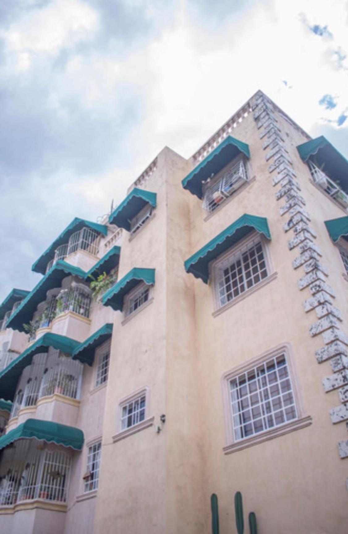 Hotel Penthouse con jacuzzi La cueva de los 3 ojos - Image 1