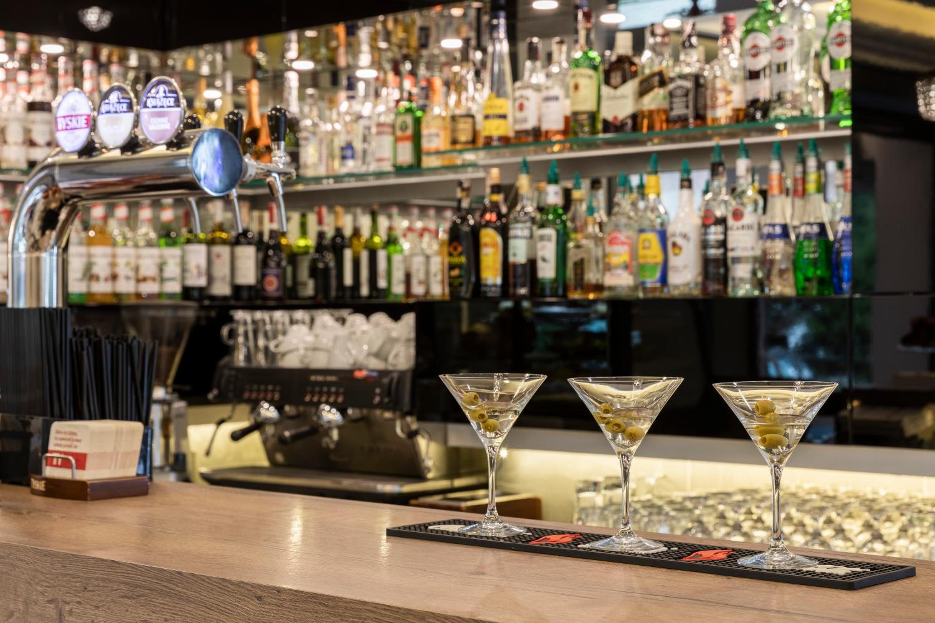 bar