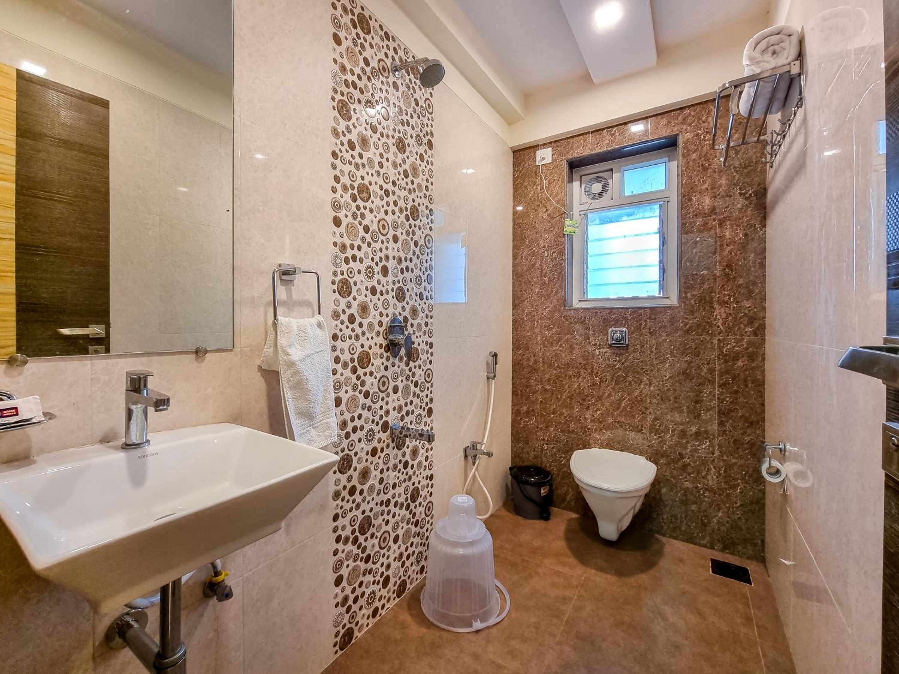 Home2 Suites and Service Apartments, Mumbai Airport view 3