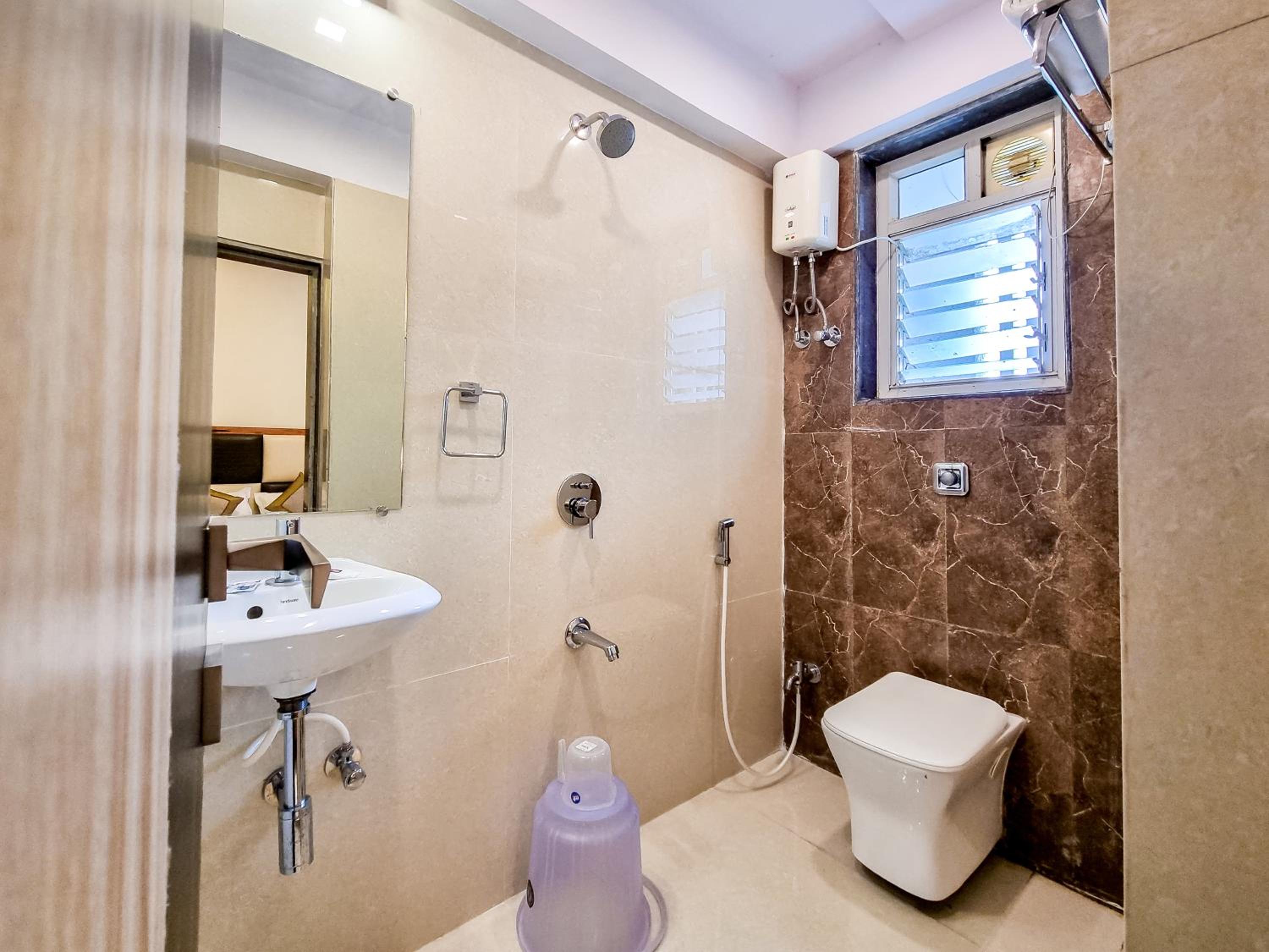 Home2 Suites and Service Apartments, Mumbai Airport view 5