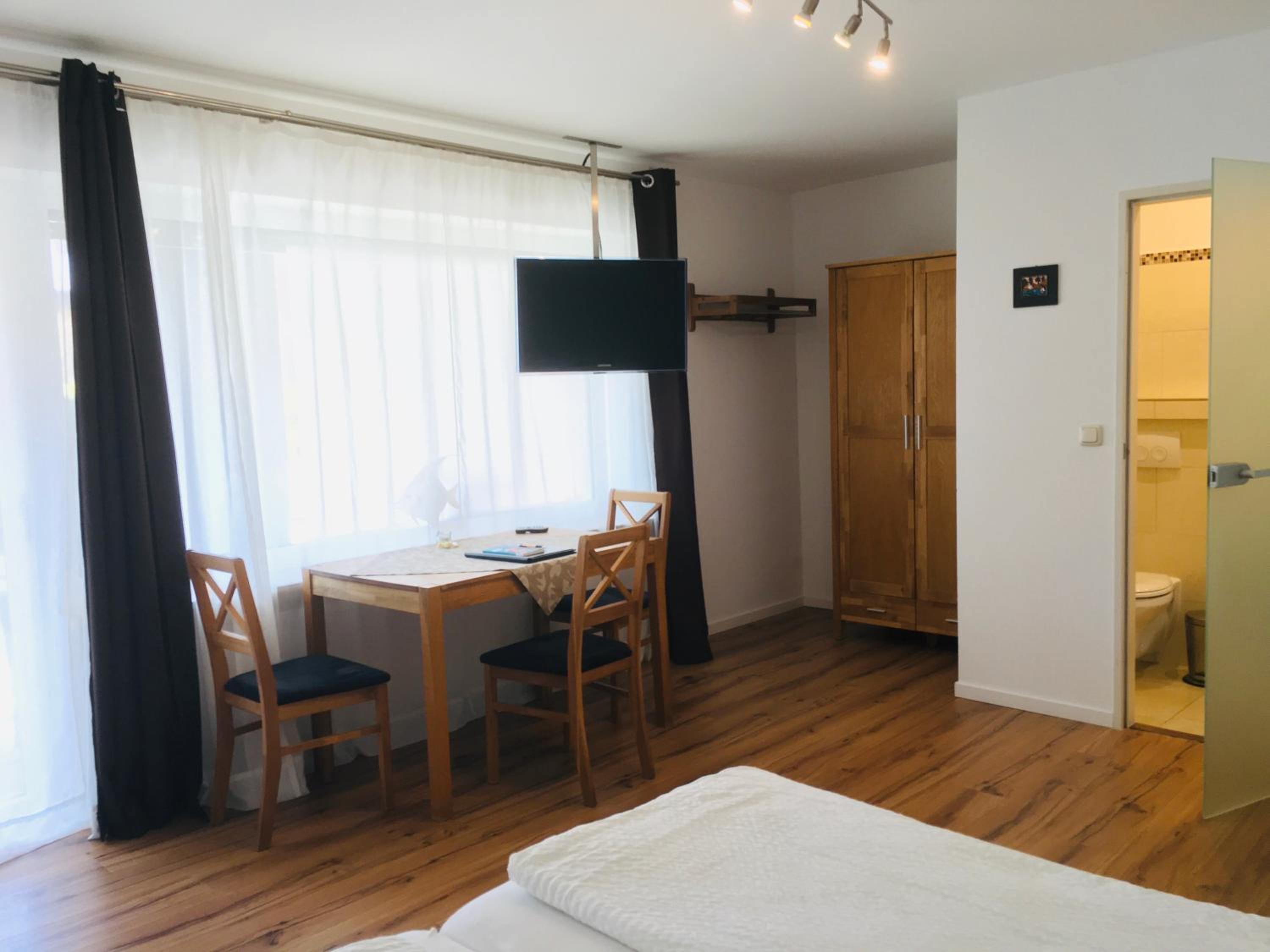 Gästehaus Sommertal, eigener Parkplatz, 800m zum Bodensee, 300m zur Altstadt