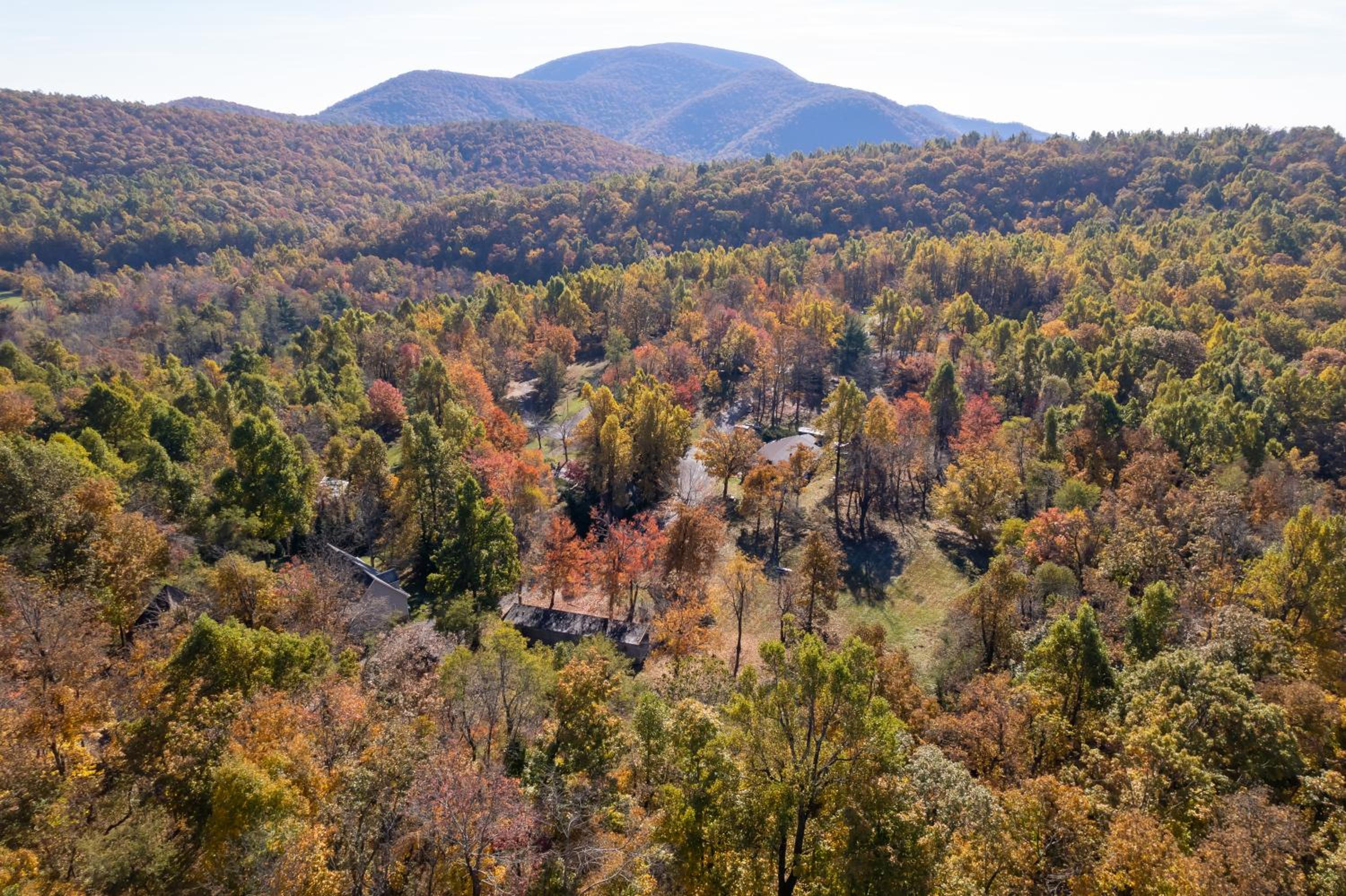 Love Ridge Mountain Lodging view 5