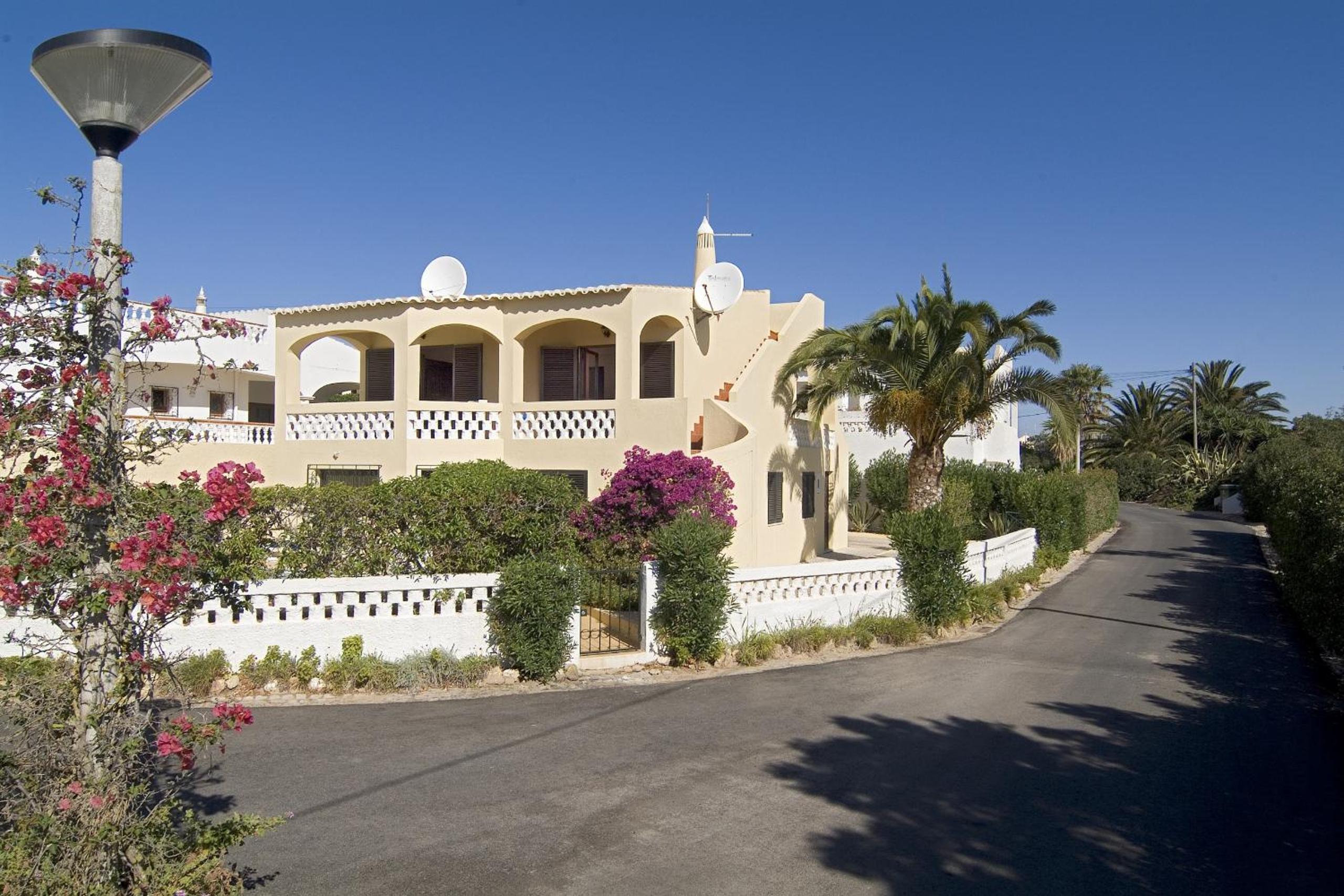 417 Villa Beatriz view 4
