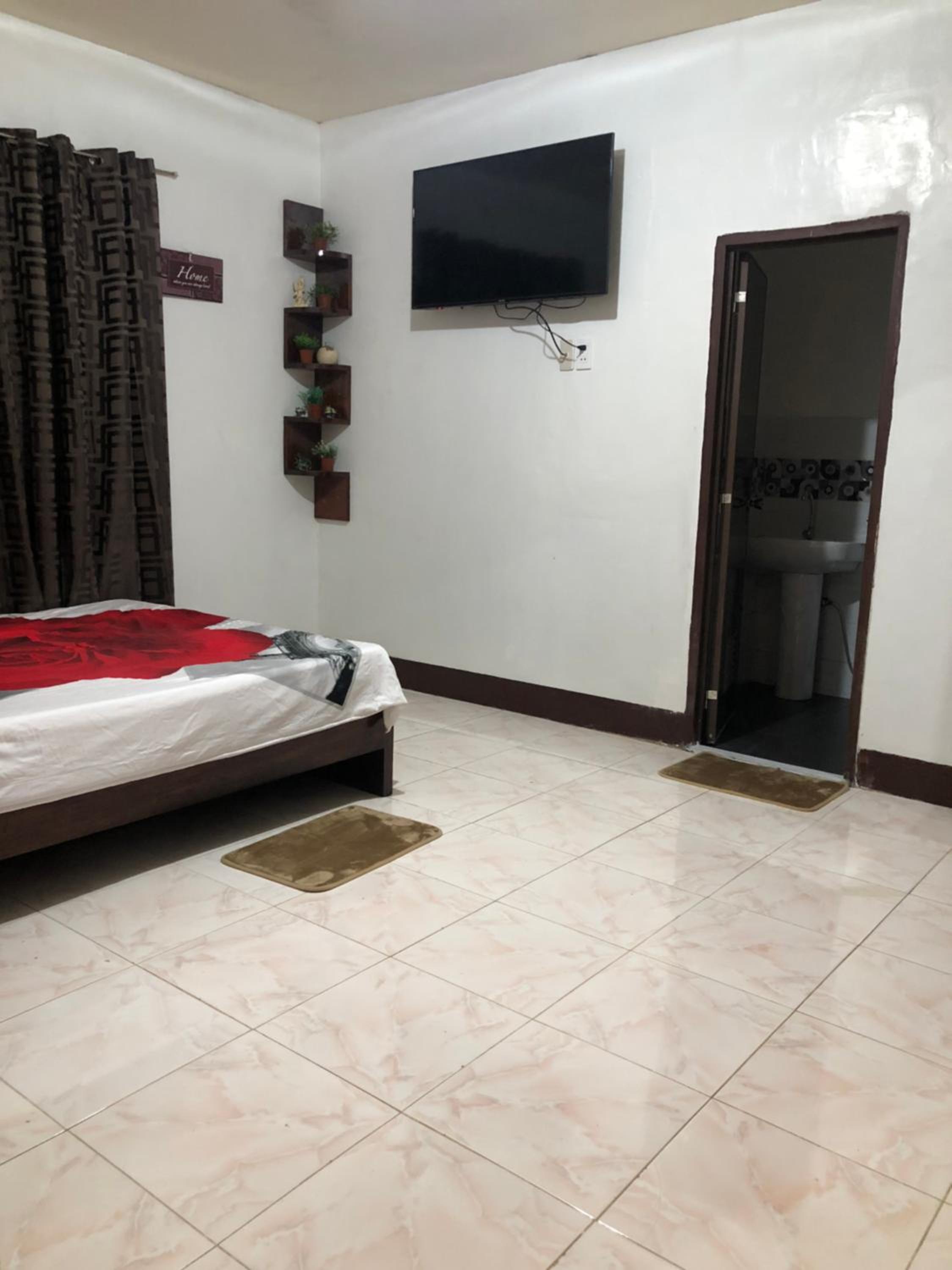 15pax-2minutes to Vigan-Rose and Fer Transient-2 Bedroom House view 4