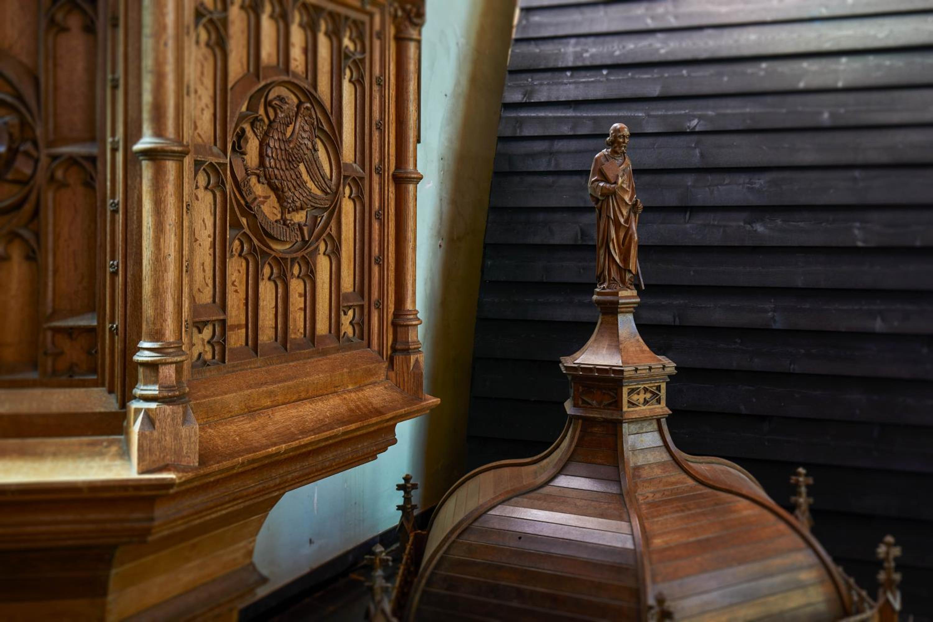 Sleeping in a Church - Bed & Bar Tolomeus