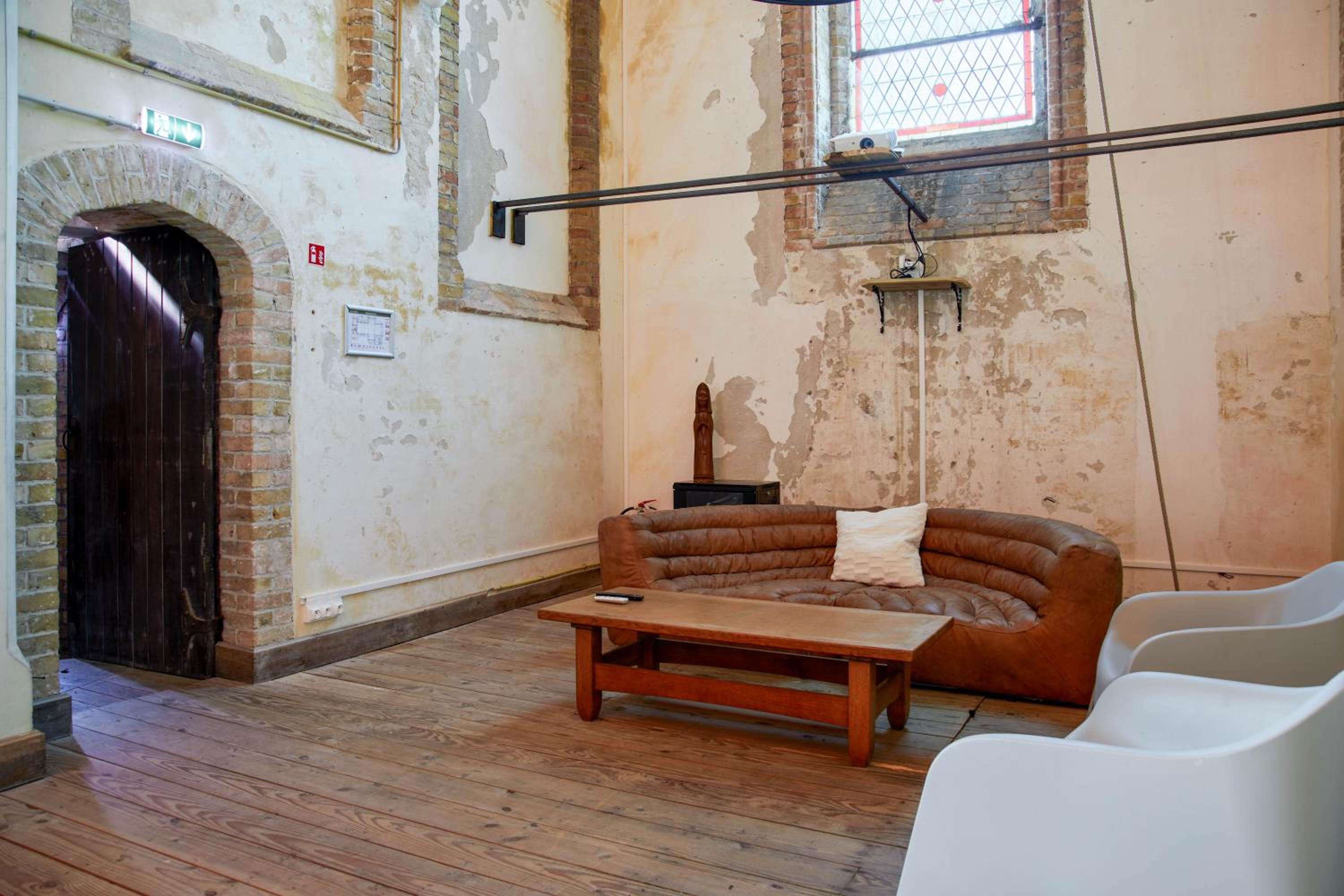 Sleeping in a Church - Bed & Bar Tolomeus