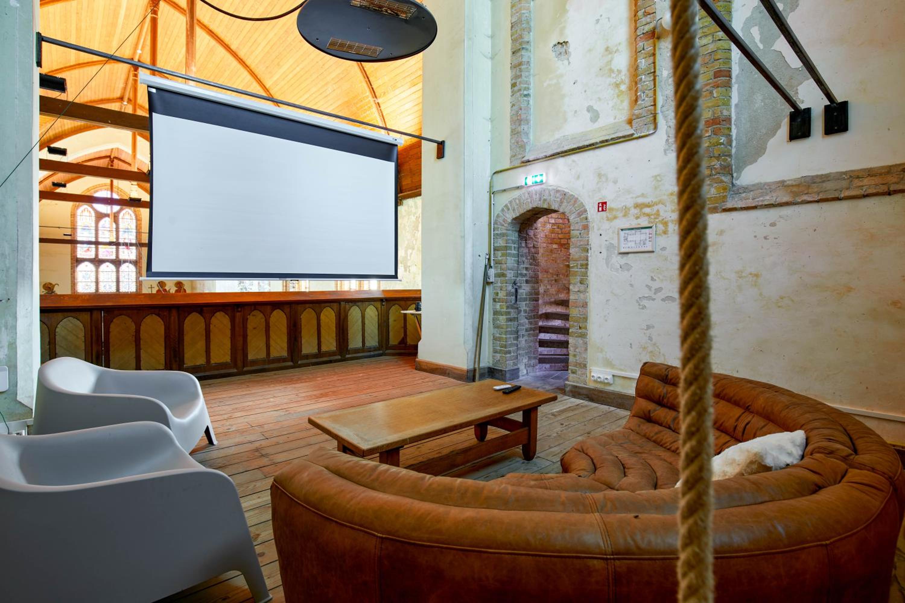 Sleeping in a Church - Bed & Bar Tolomeus