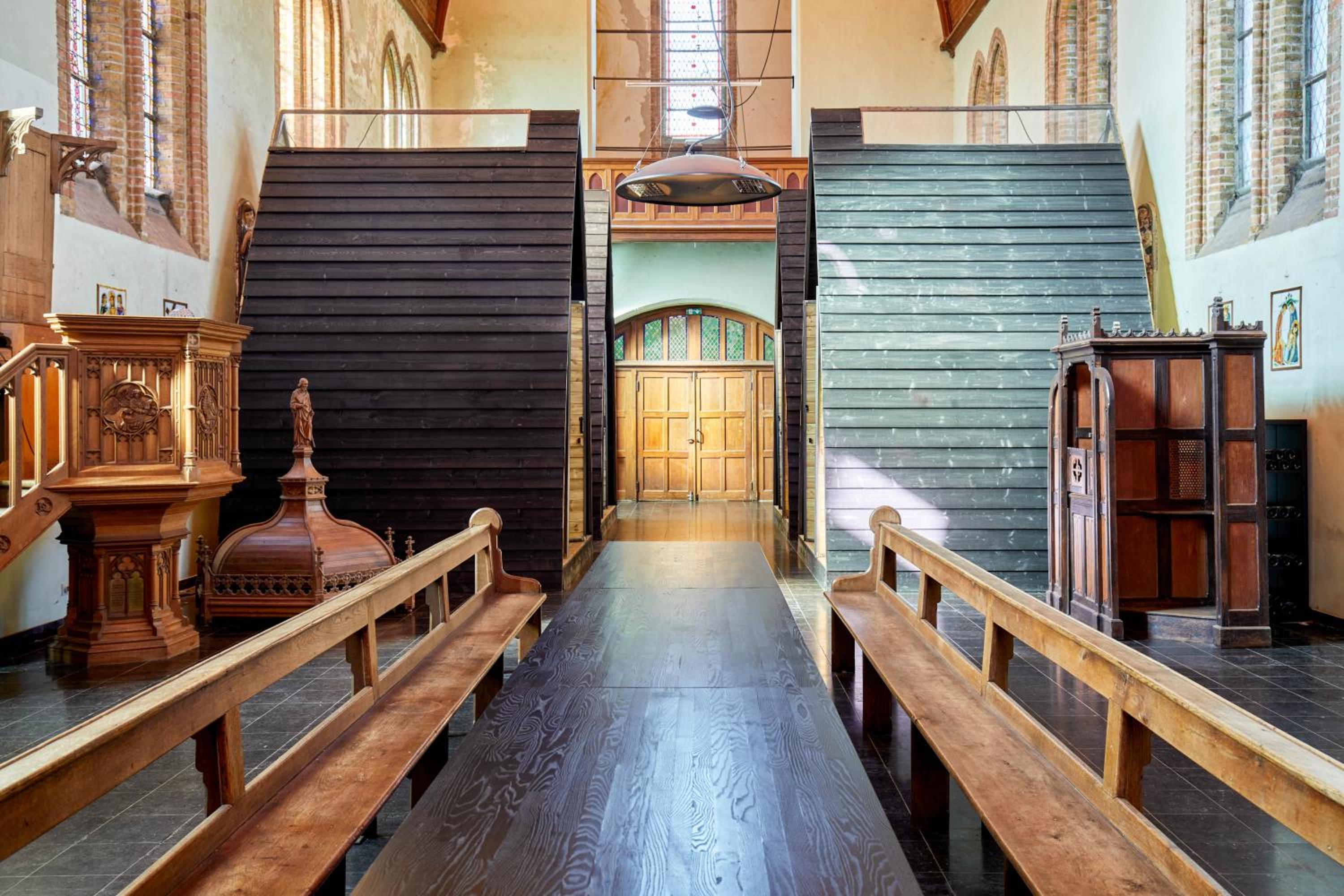 Sleeping in a Church - Bed & Bar Tolomeus