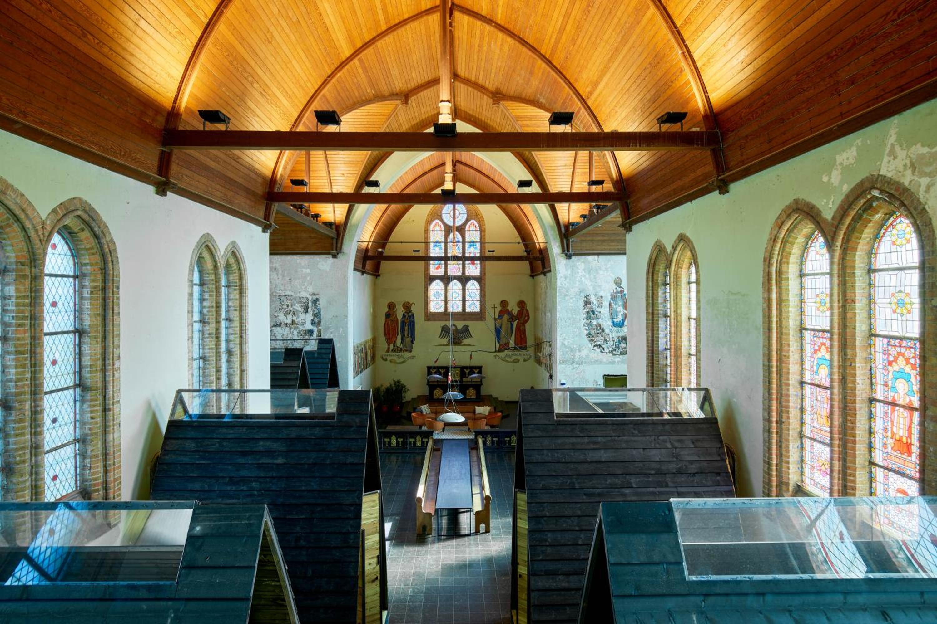 Sleeping in a Church - Bed & Bar Tolomeus