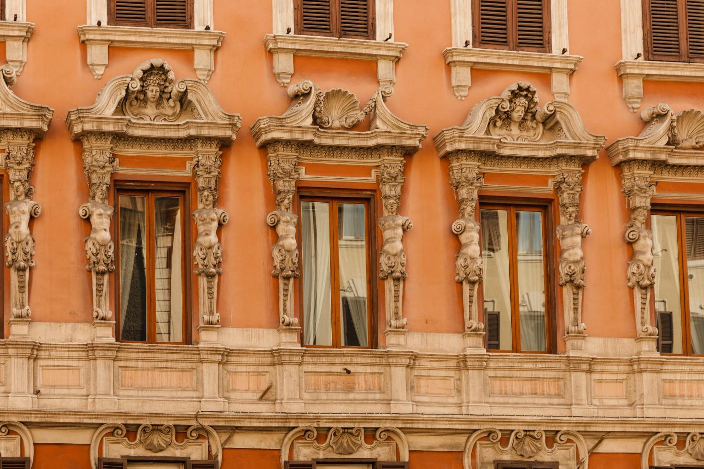 The Couper Piazza di Spagna