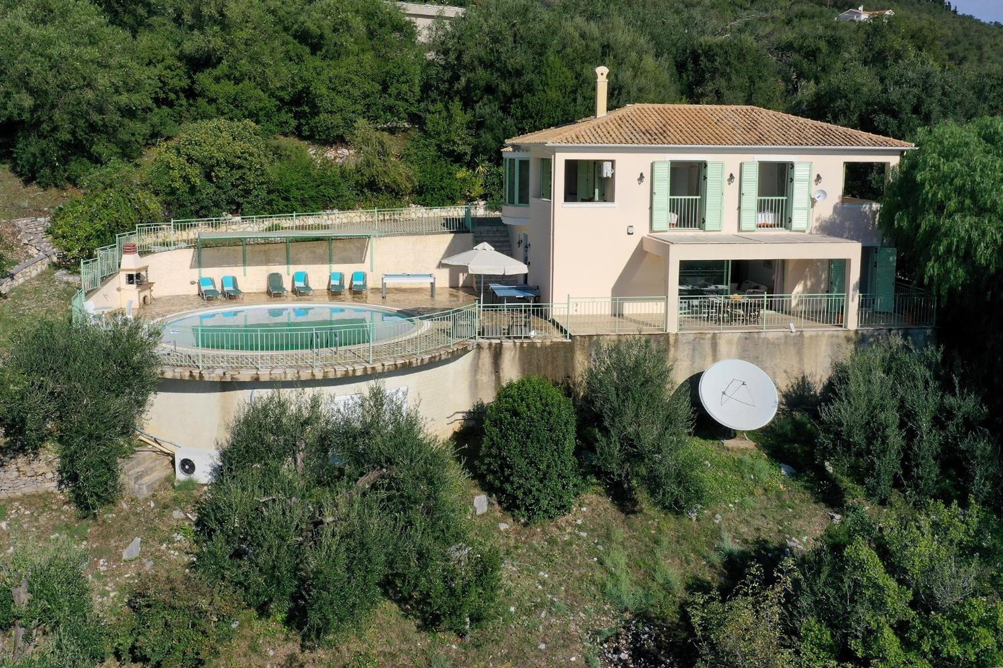 Hotel Kerasia Bay View Villa - Image 1