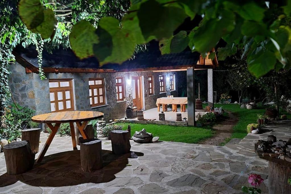 Bujtina Peshtan Guesthouse&Camping