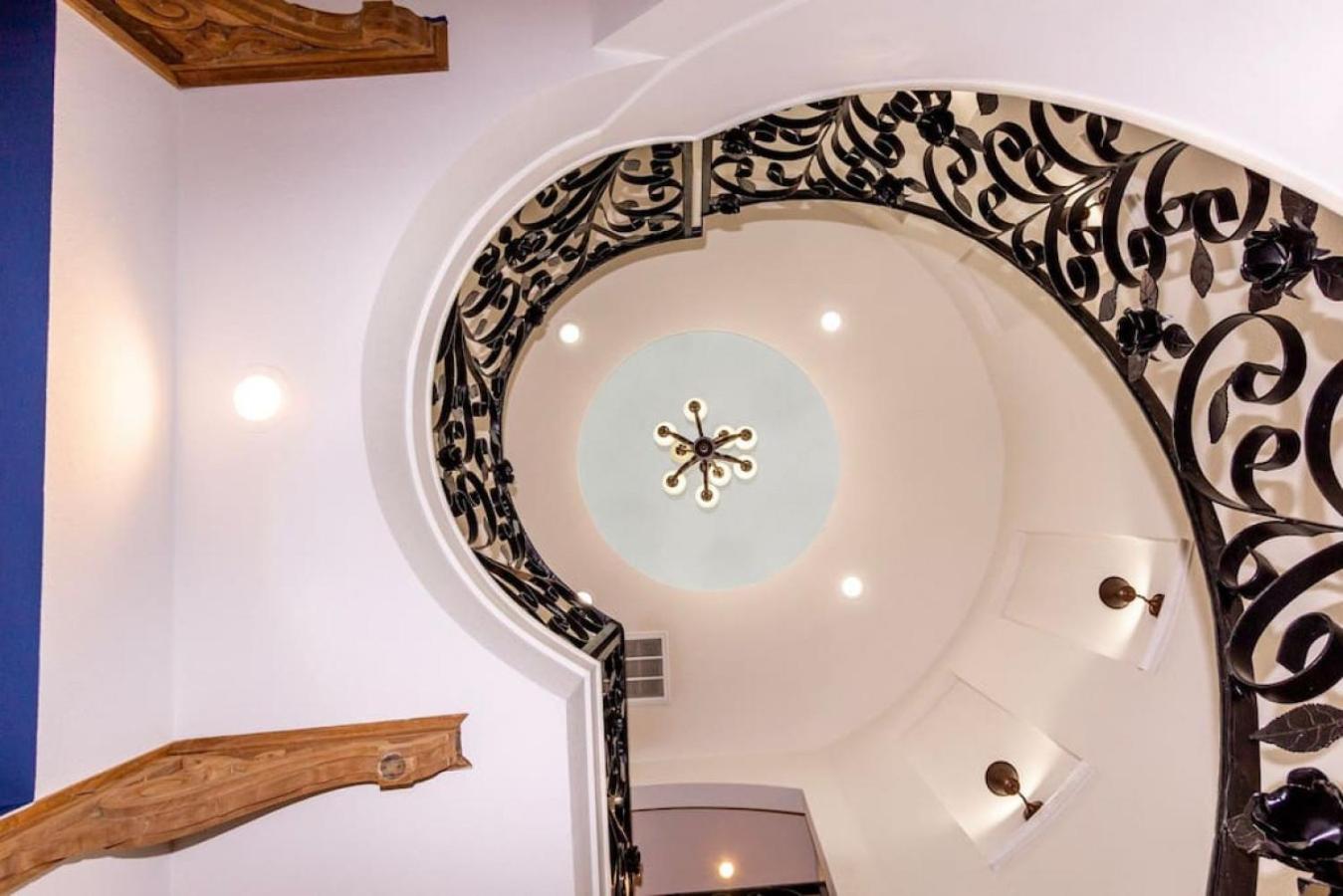 Luxury Spanish Style Getaway view 3