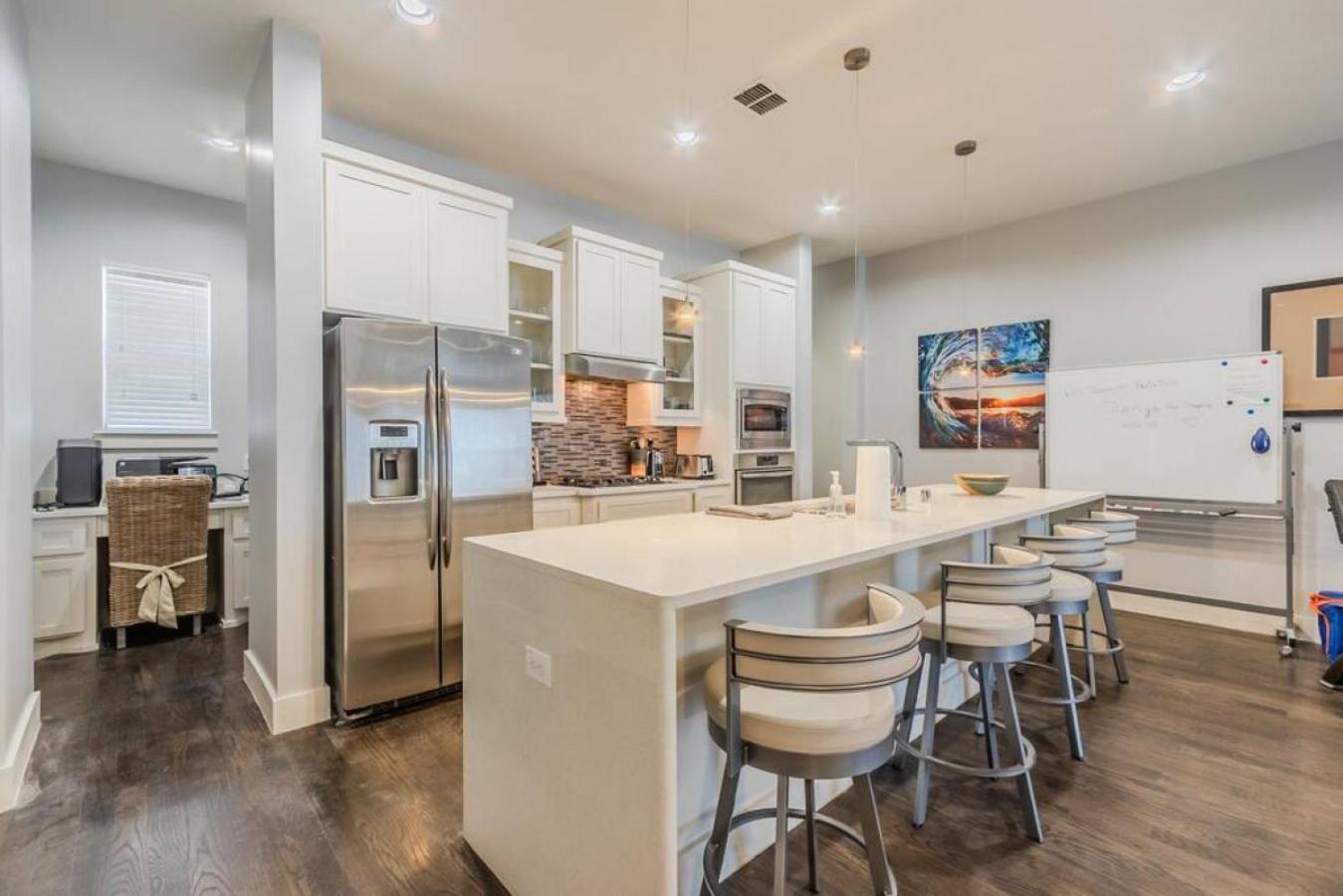 Stunning Townhome Near Uptown view 2