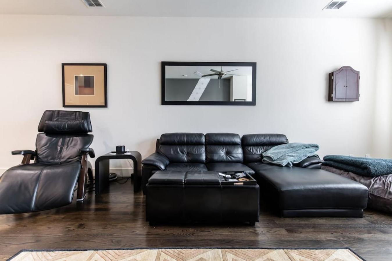 Stunning Townhome Near Uptown view 5