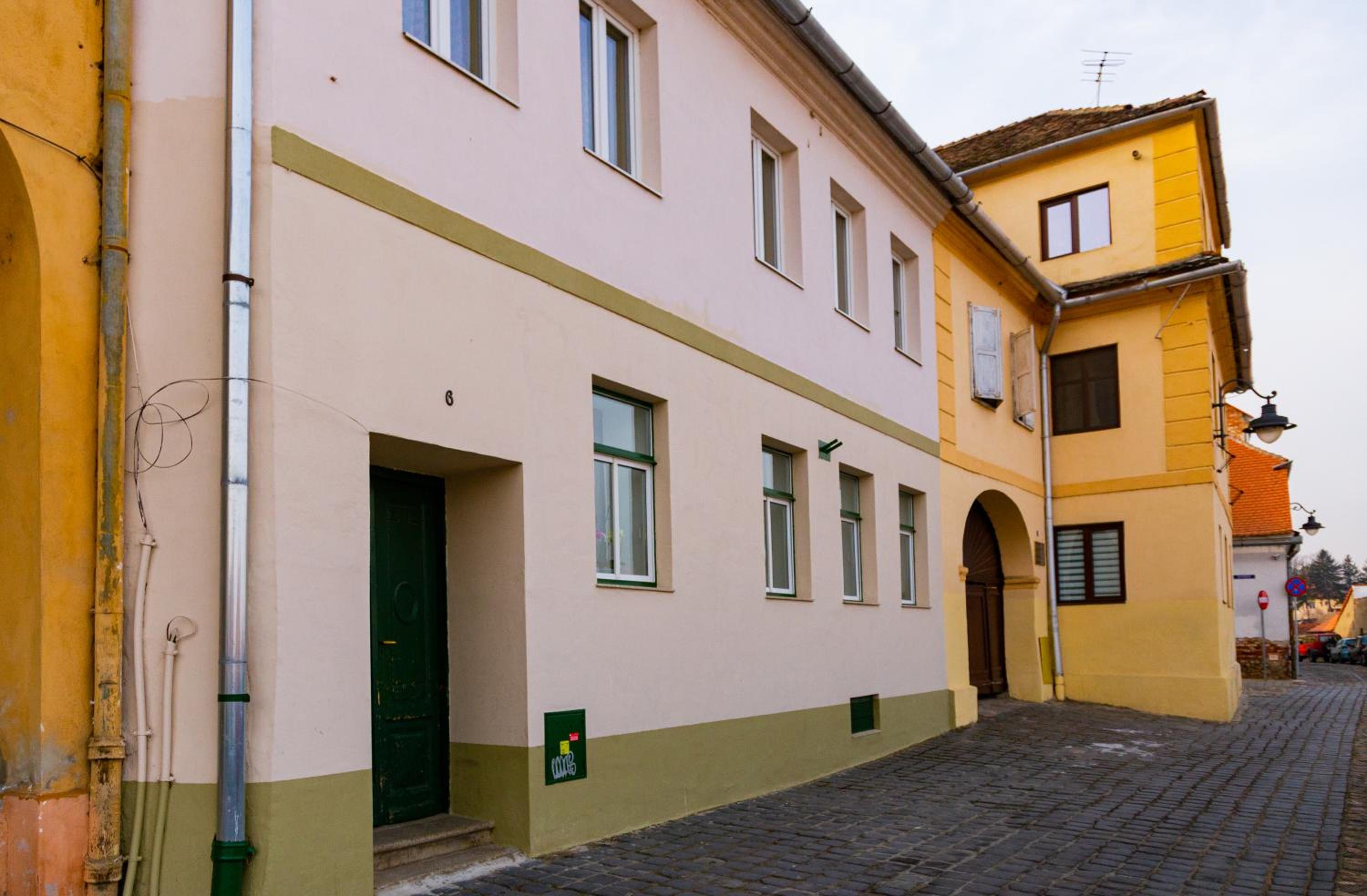 Stone Way Apartment