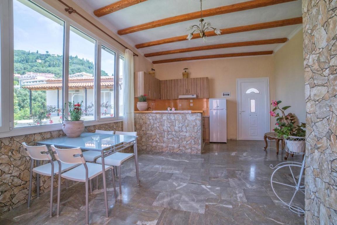 Hotel Efi Apartments - Image 1