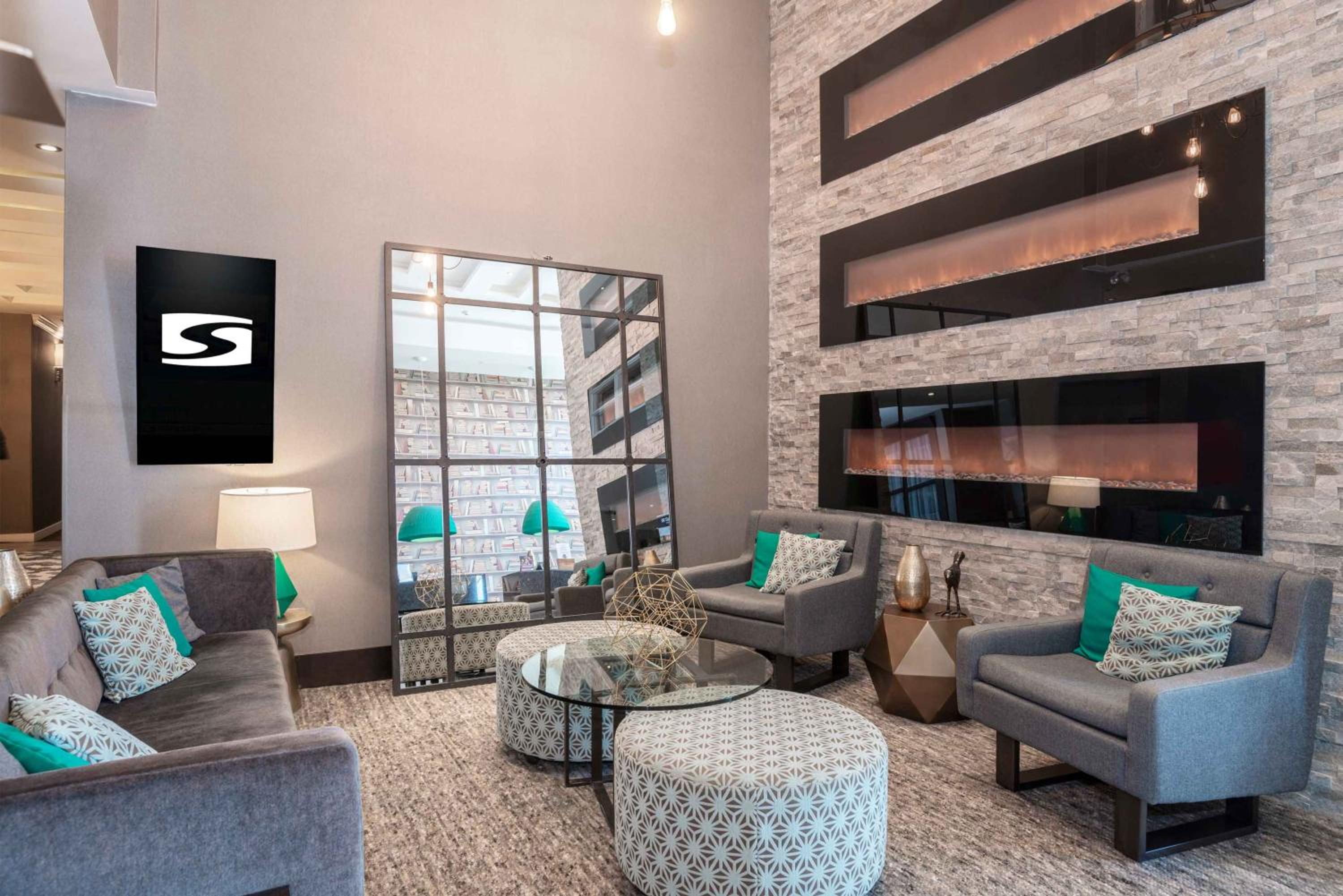 Sandman Hotel Oakville - Property Image 28