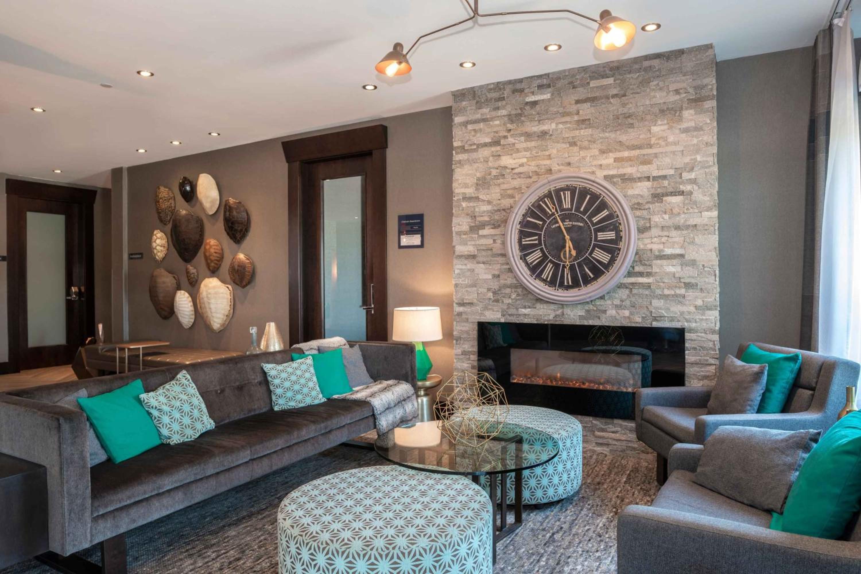 Sandman Hotel Oakville - Property Image 18