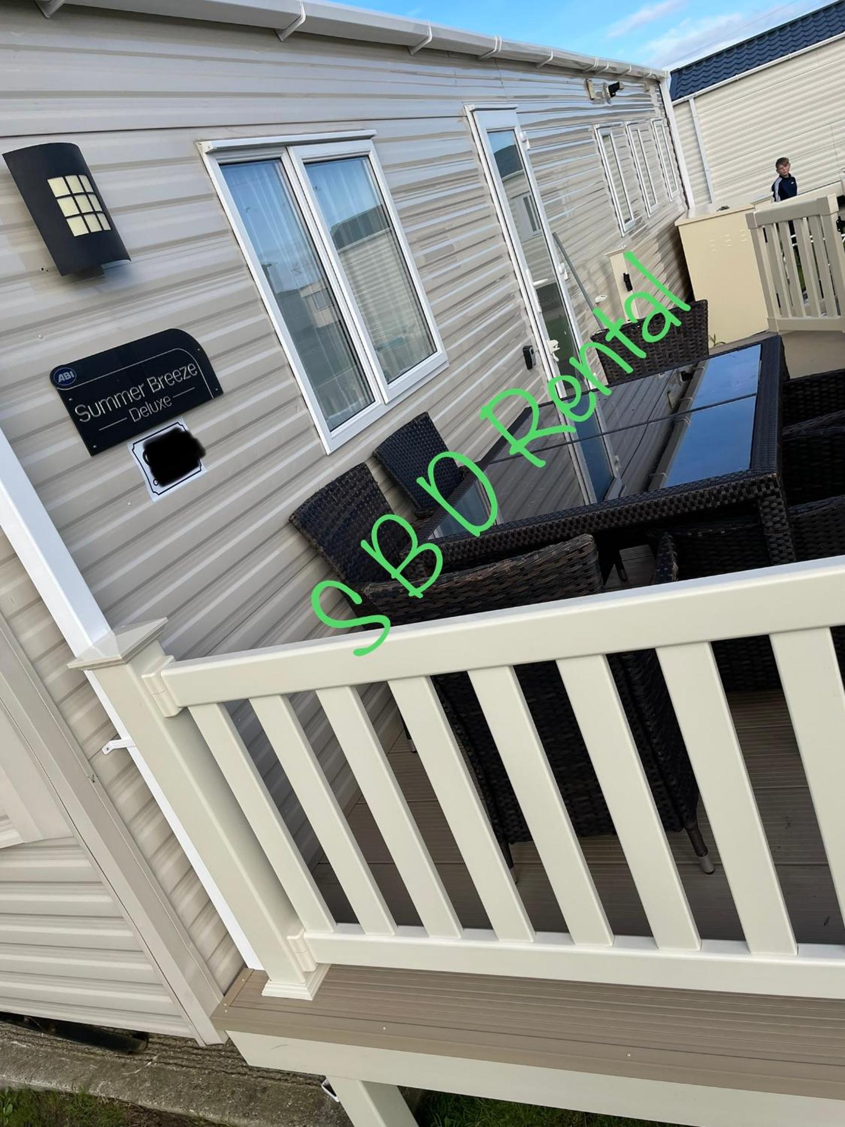 Summer Breeze Deluxe Caravan Rental view 2