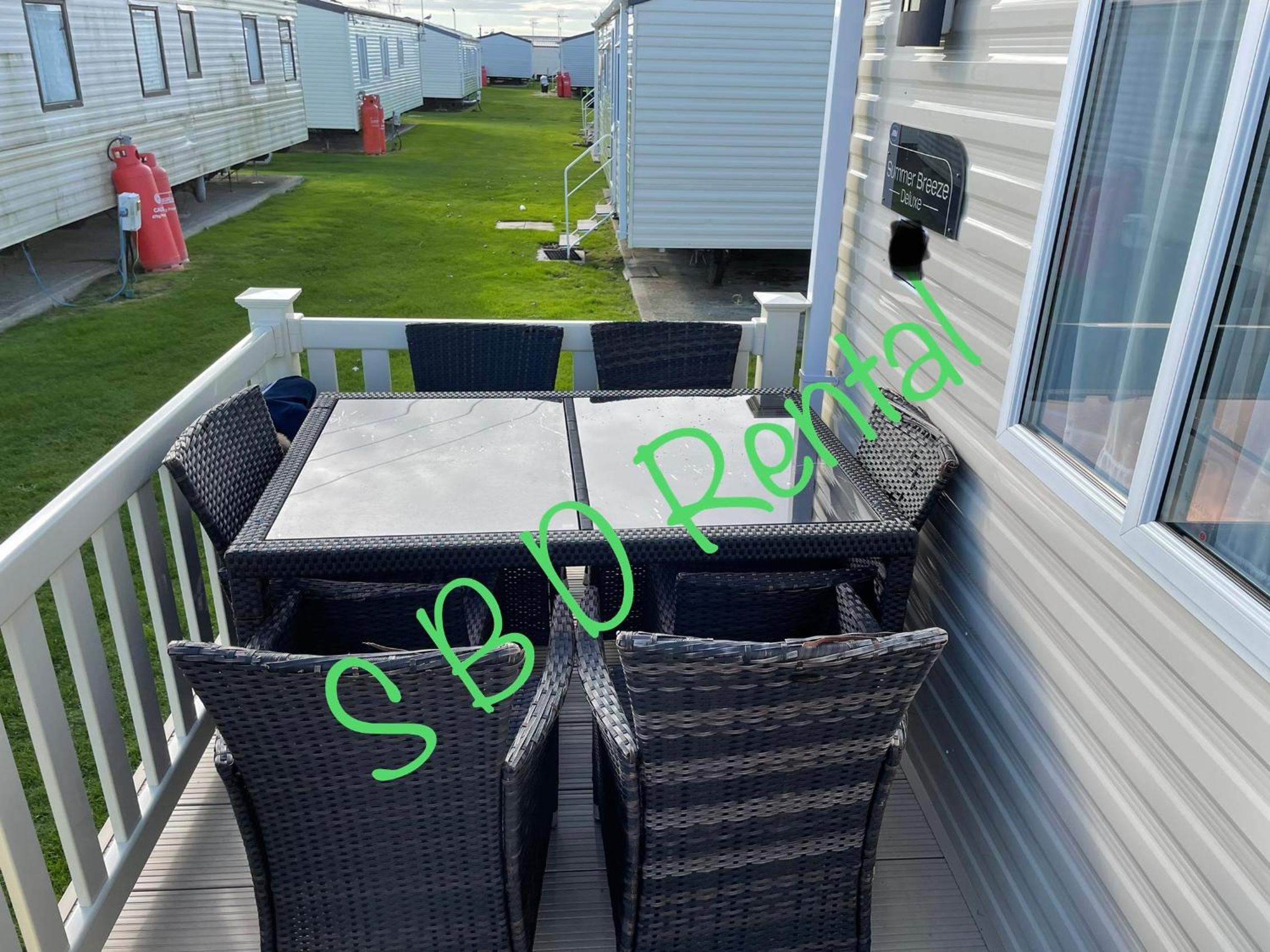 Summer Breeze Deluxe Caravan Rental view 3