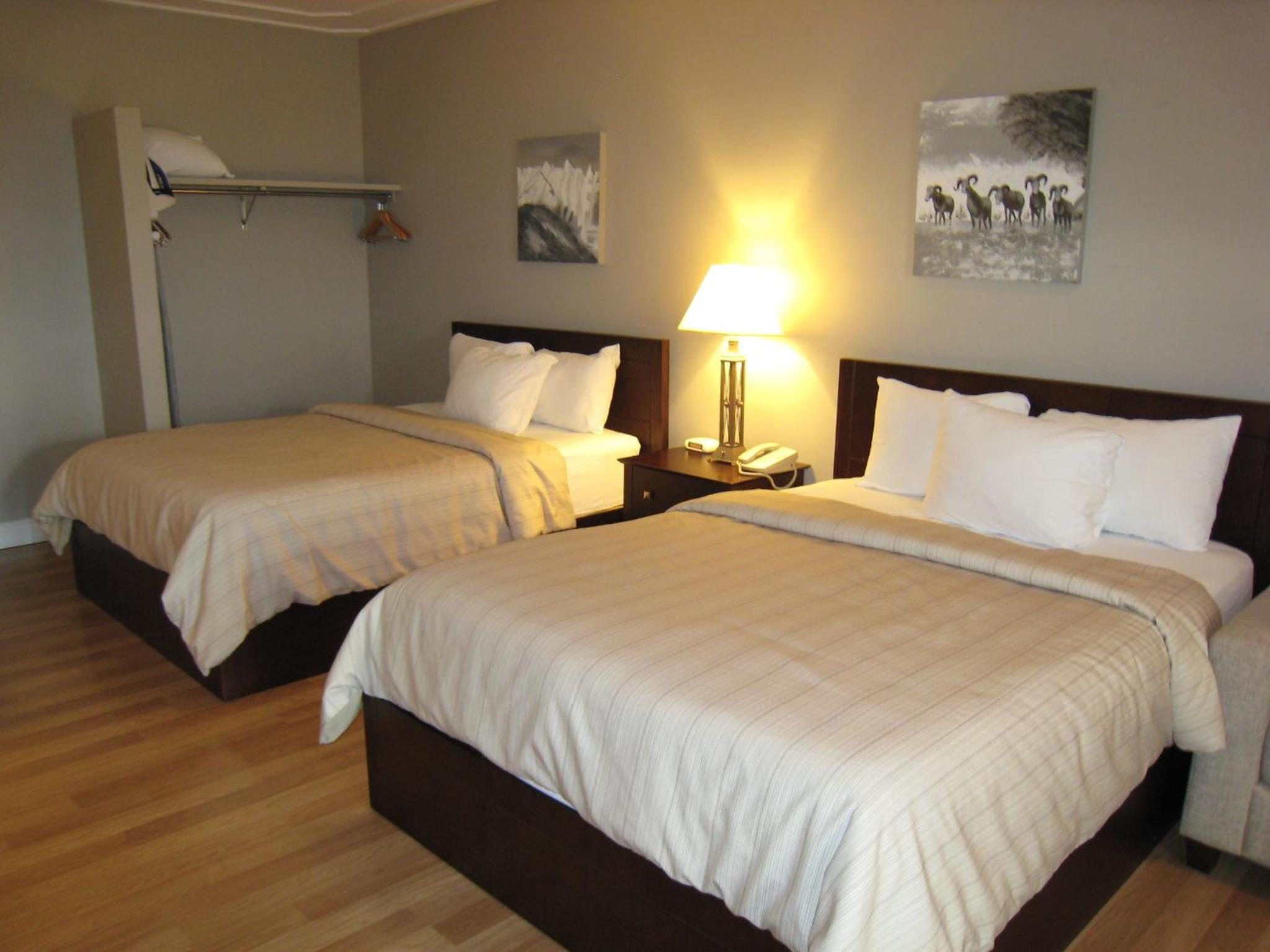 Golden Vacations - Days Inn by Wyndham Golden - Property Image 98