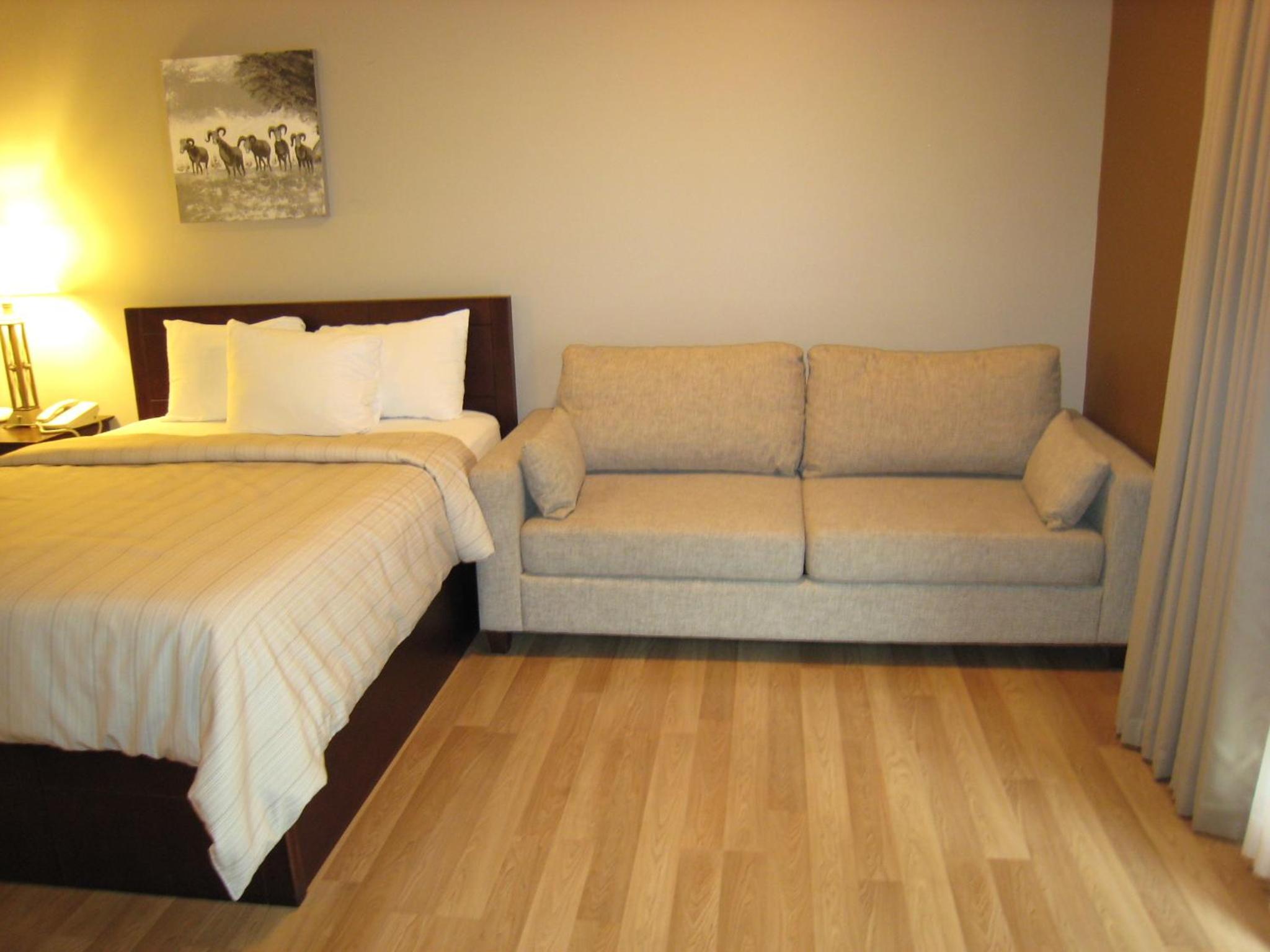 Golden Vacations - Days Inn by Wyndham Golden - Property Image 97