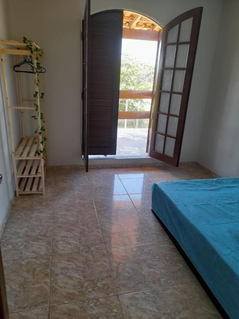 3º andar independente - Casa a 50m da praia com vista lateral para o mar