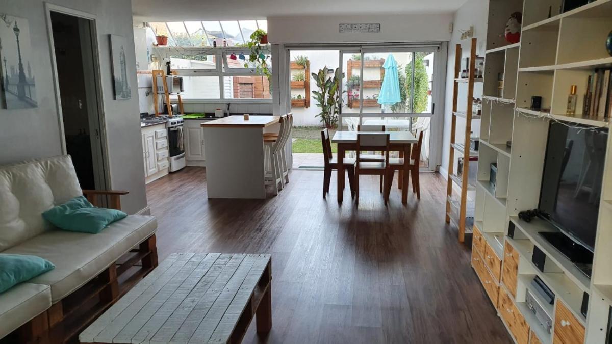 Alquiler temporario de Triplex 3 ambientes con parque y parrilla en Constitución, Mar del Plata
