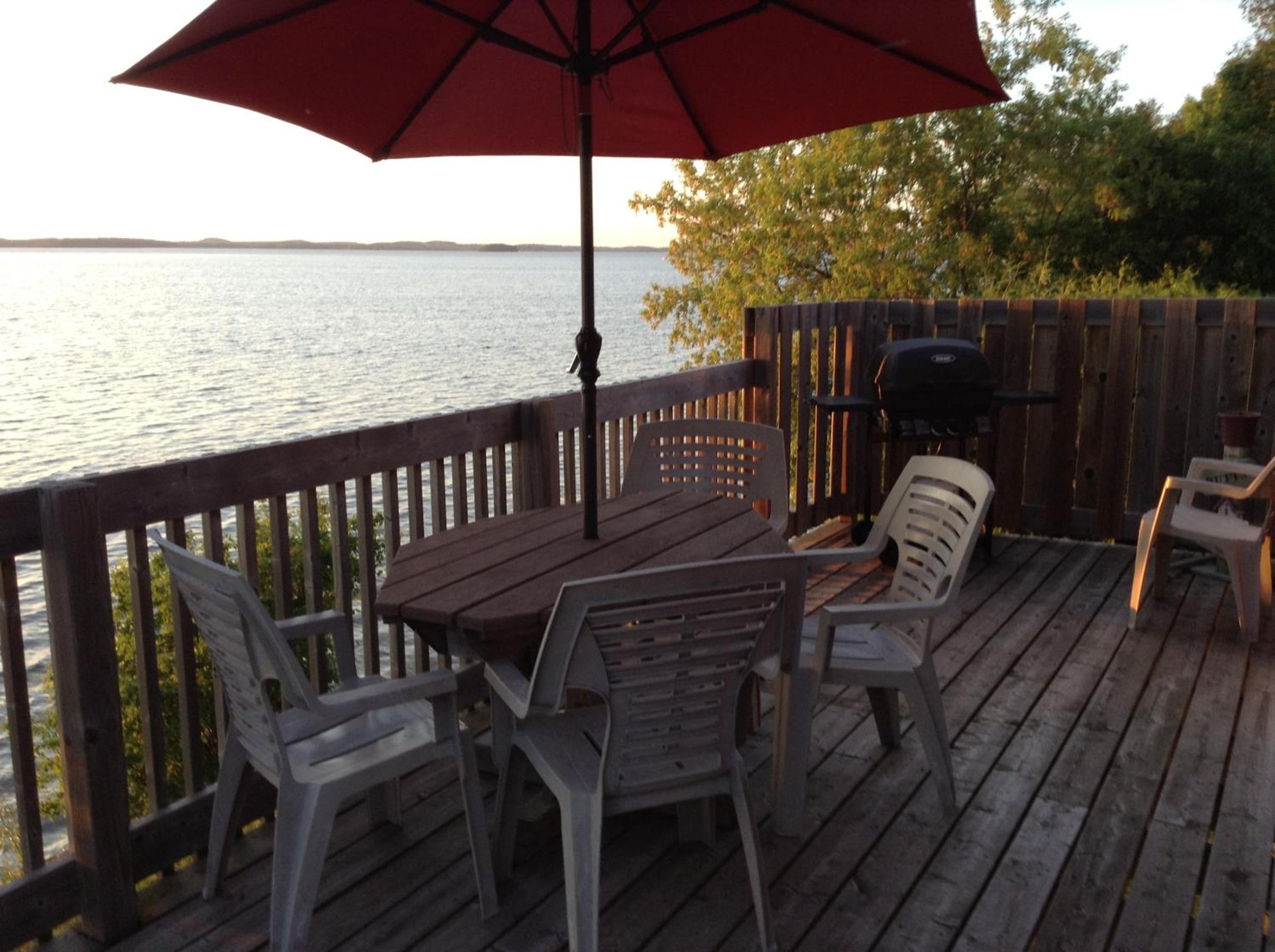 Sandy Shore Cottages Luxury Resort on Rice Lake