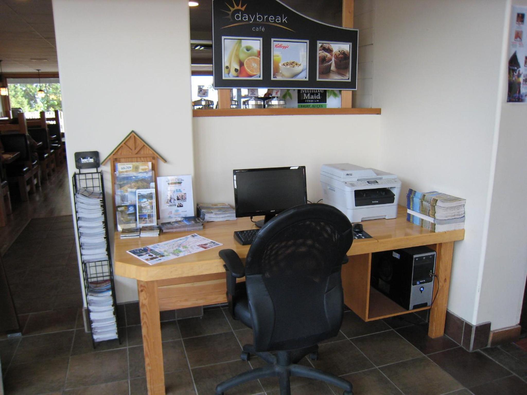 Golden Vacations - Days Inn by Wyndham Golden - Property Image 101