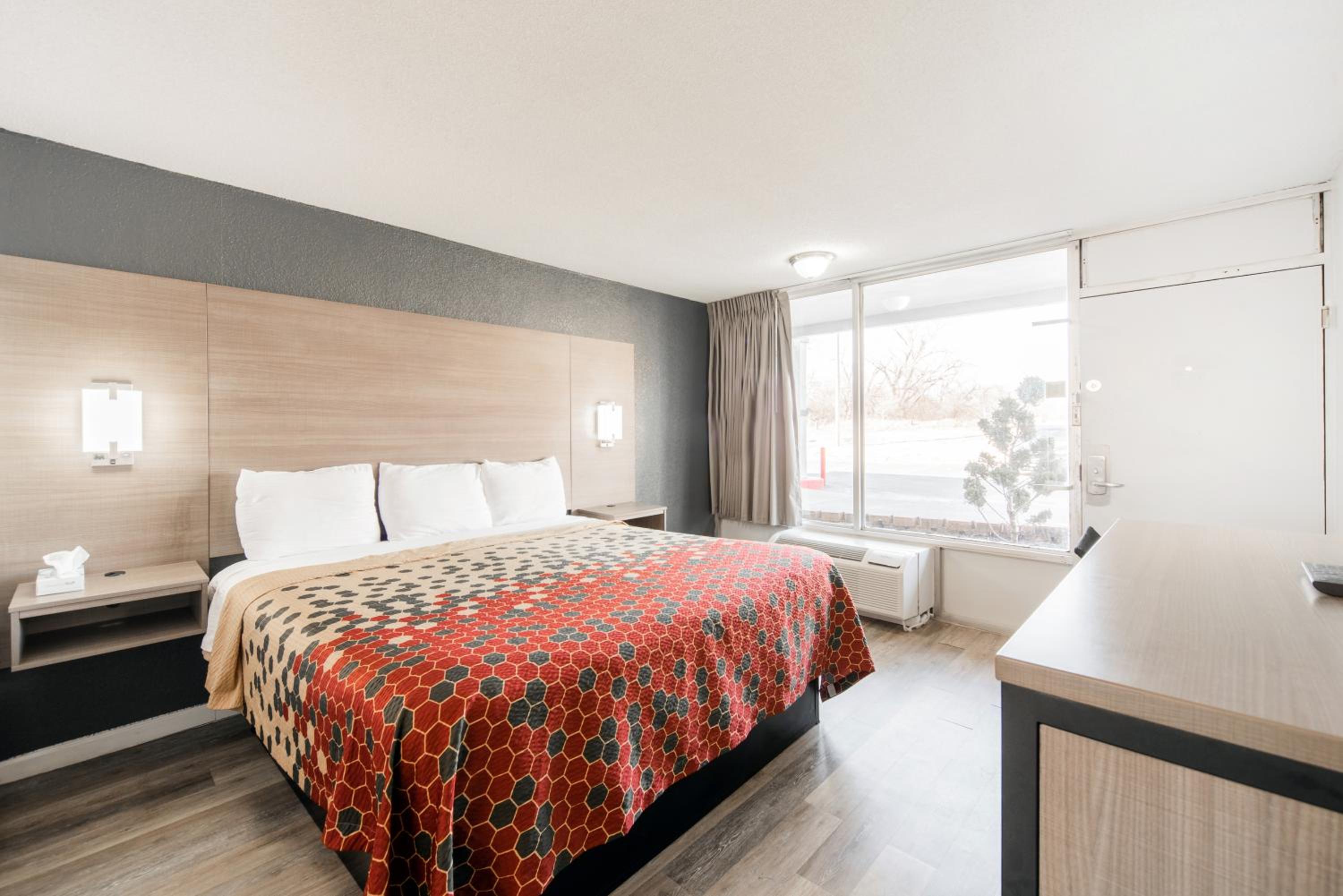 Oklahoma City Vacations - Econo Lodge Inn  Suites Near Bricktown - Property Image 7