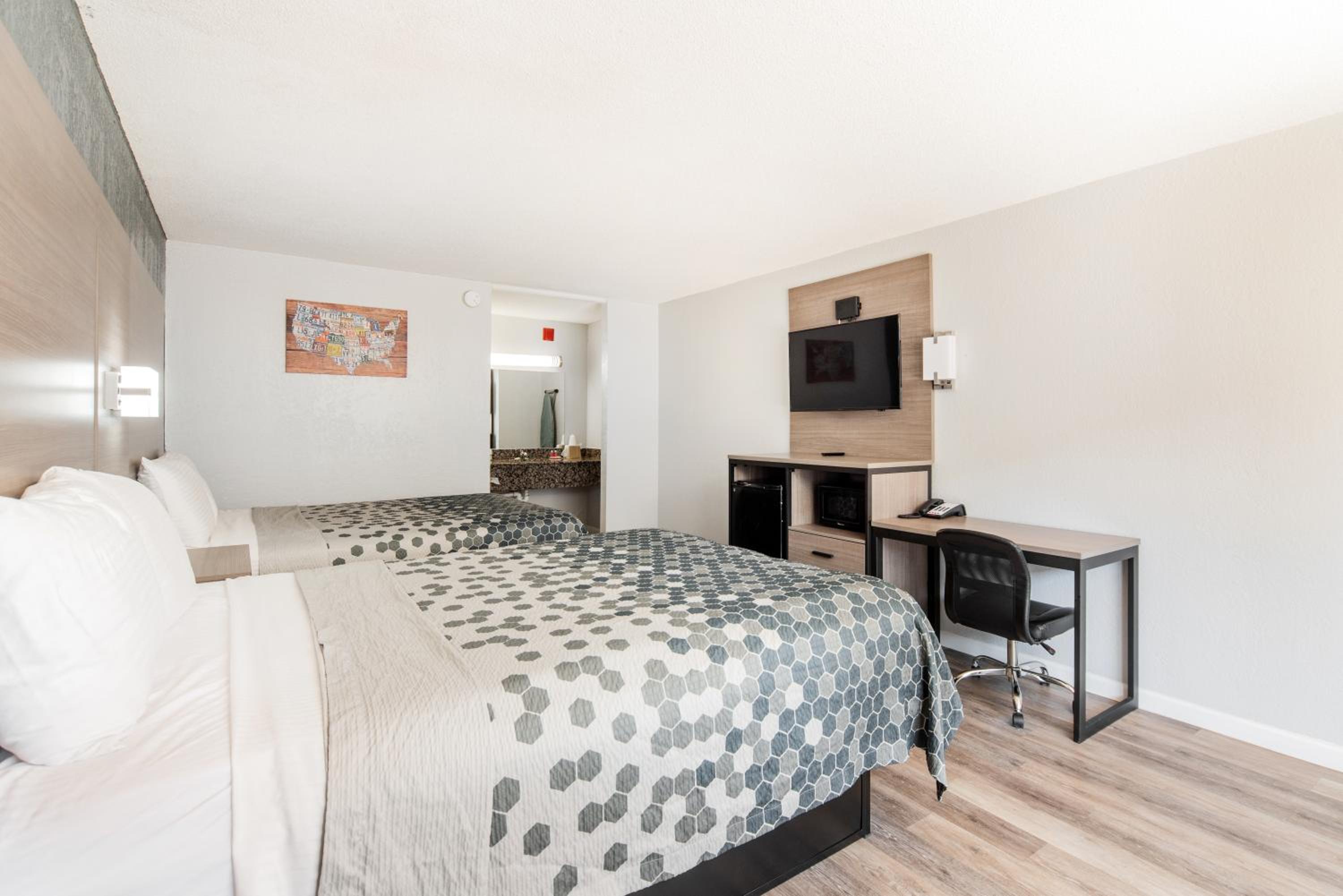 Oklahoma City Vacations - Econo Lodge Inn  Suites Near Bricktown - Property Image 5