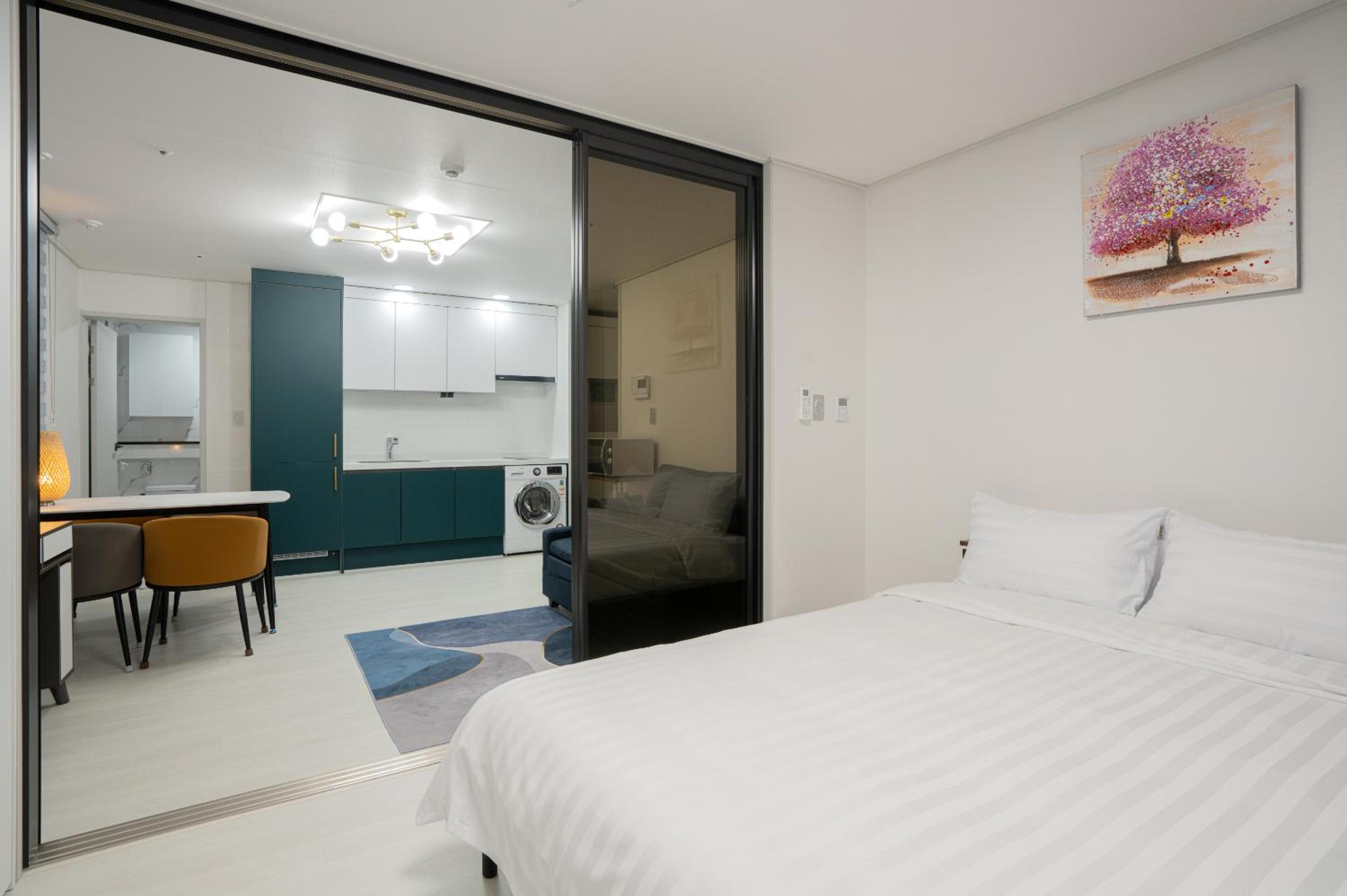 Jeju Vacations - Jeju Seomun Residence Hotel - Property Image 5