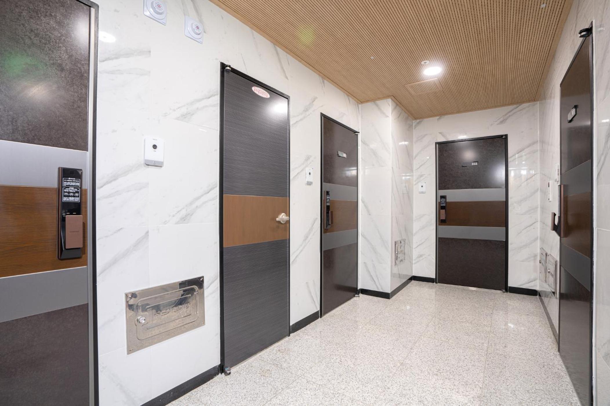 Jeju Vacations - Jeju Seomun Residence Hotel - Property Image 2