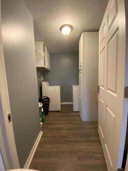 Cleveland Vacations - Stylish Pet Friendly 3 Bedroom House - Property Image 8