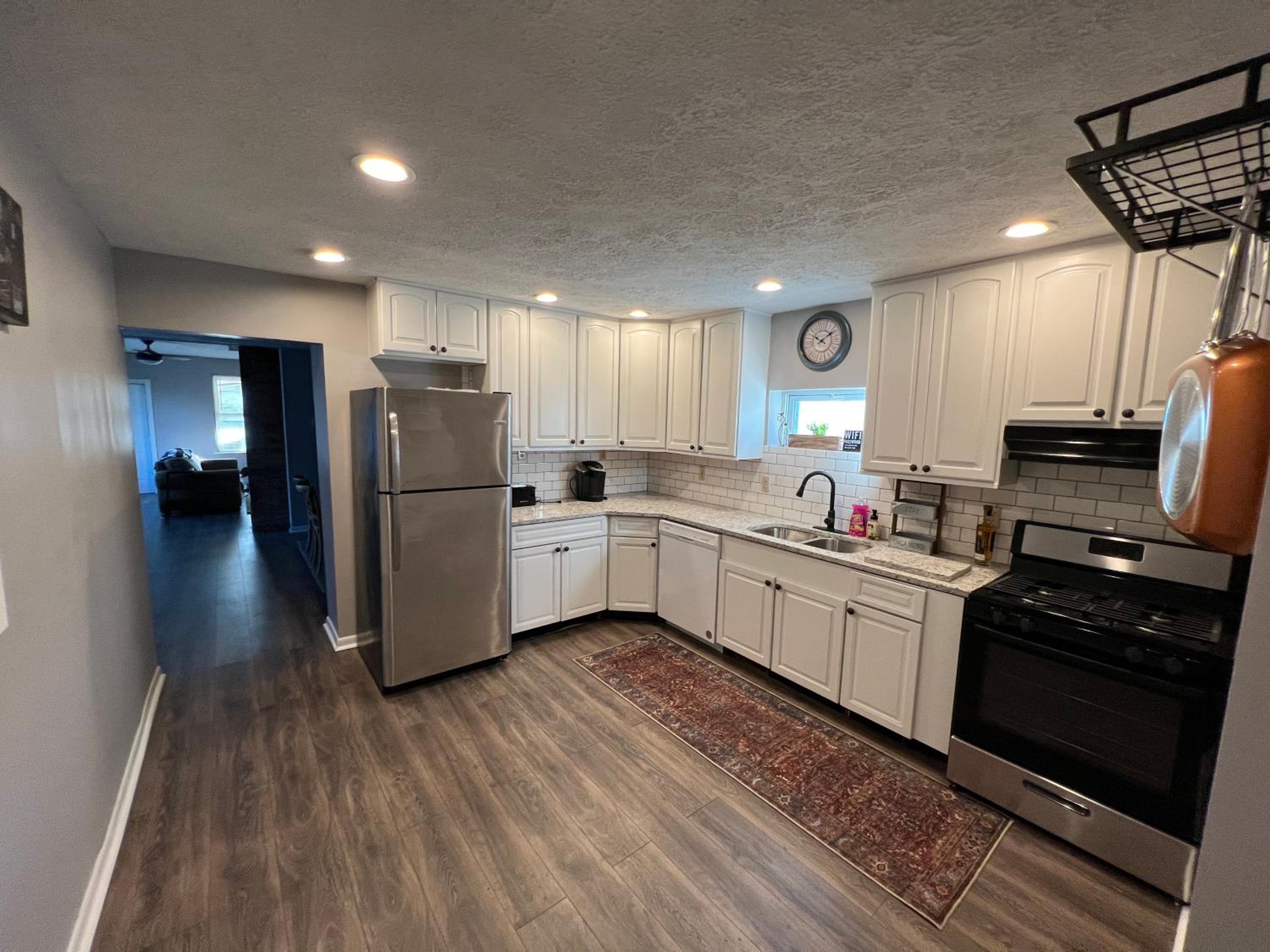 Cleveland Vacations - Stylish Pet Friendly 3 Bedroom House - Property Image 35