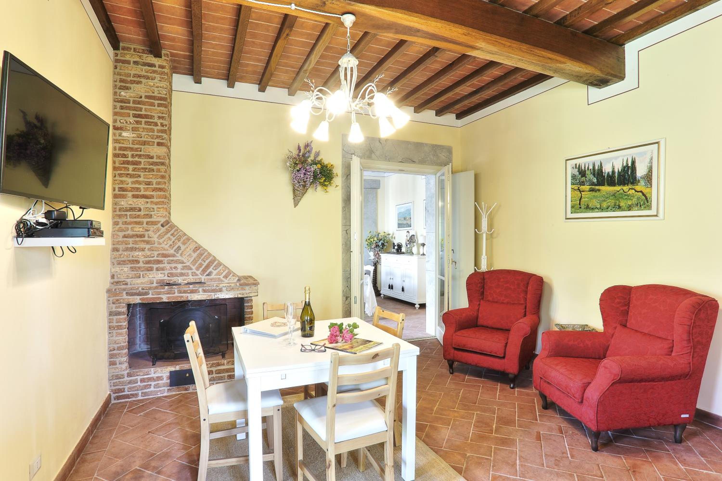 Luxury Villa in Tuscany with Pool near Pisa and Florence - Ten Bedrooms 20 pl