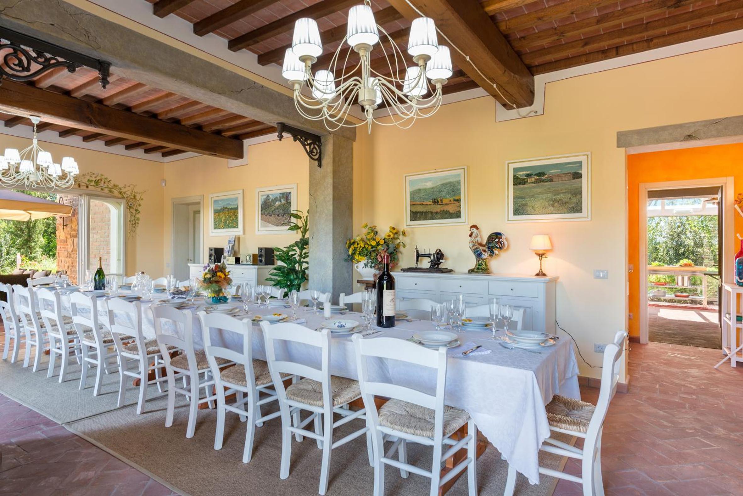 Luxury Villa in Tuscany with Pool near Pisa and Florence - Ten Bedrooms 20 pl