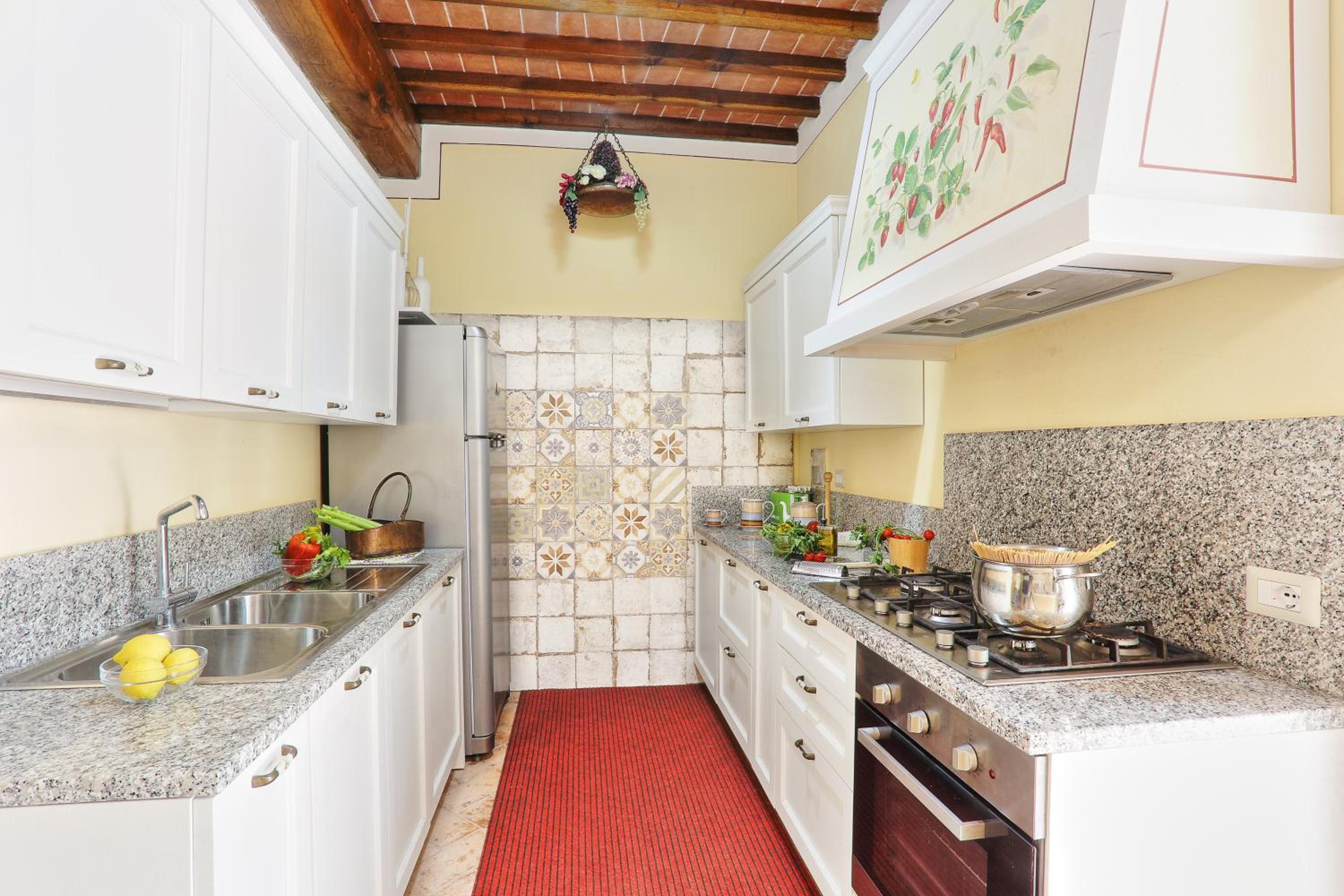 Luxury Villa in Tuscany with Pool near Pisa and Florence - Ten Bedrooms 20 pl