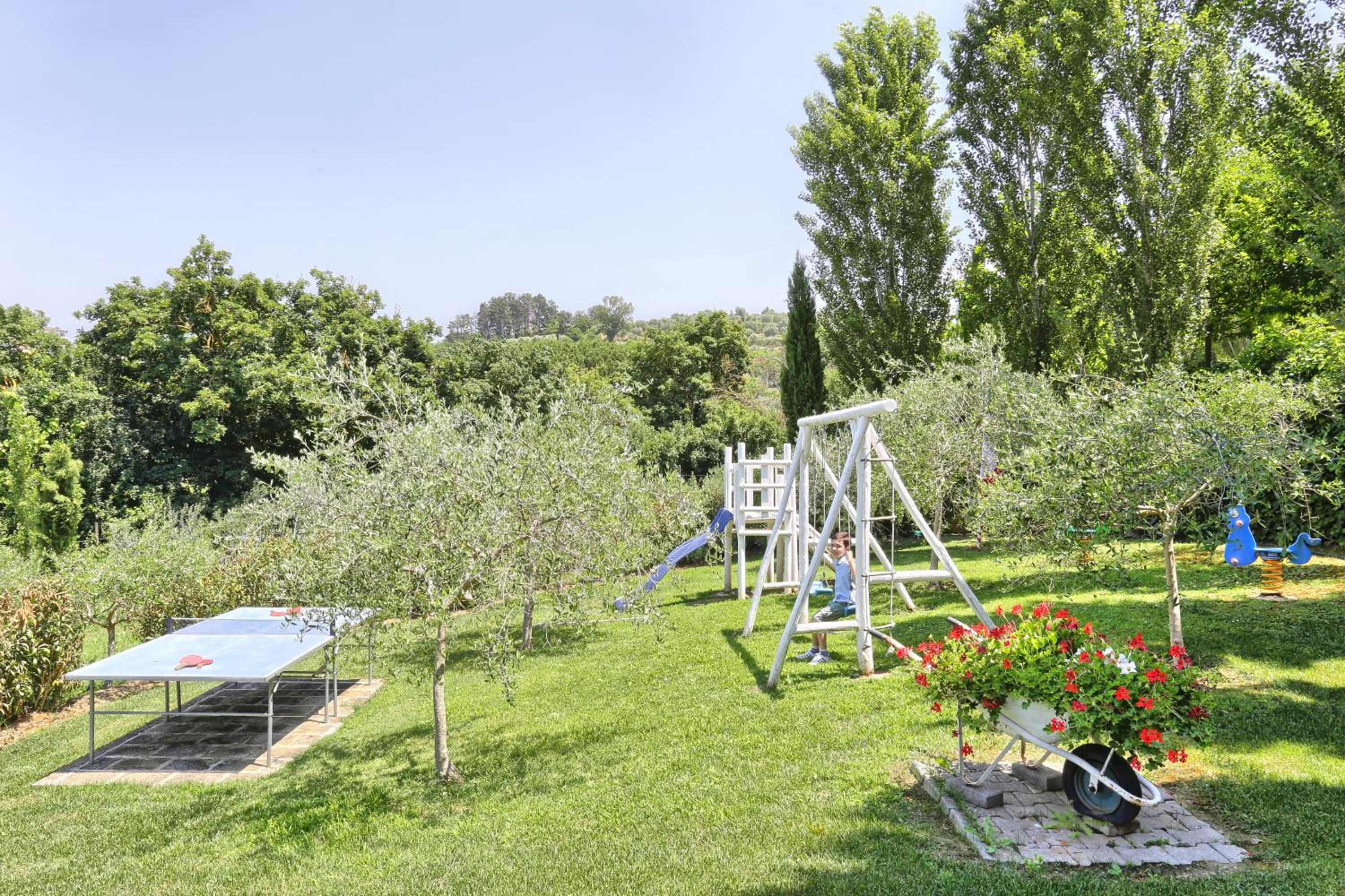 Luxury Villa in Tuscany with Pool near Pisa and Florence - Ten Bedrooms 20 pl