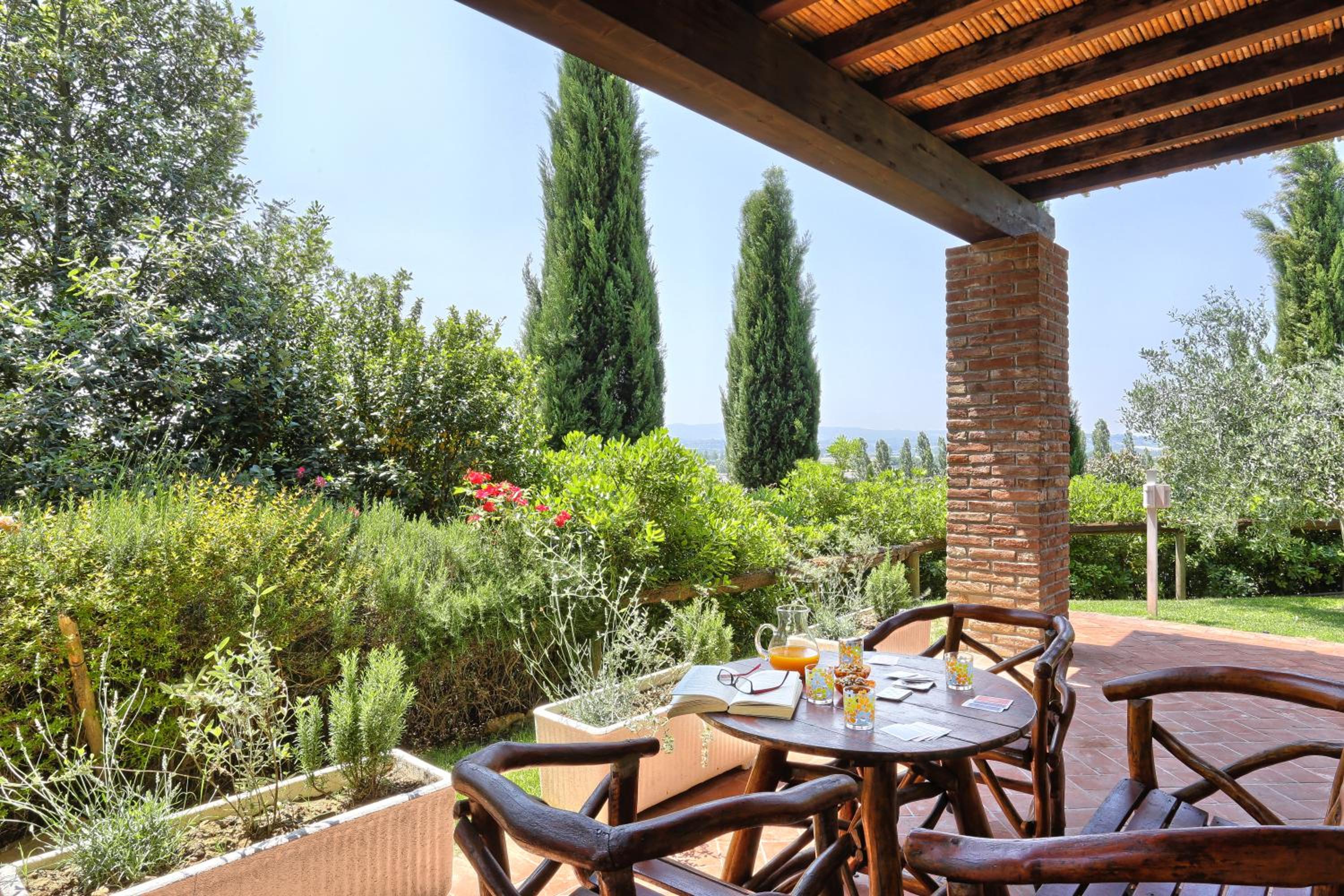 Luxury Villa in Tuscany with Pool near Pisa and Florence - Ten Bedrooms 20 pl