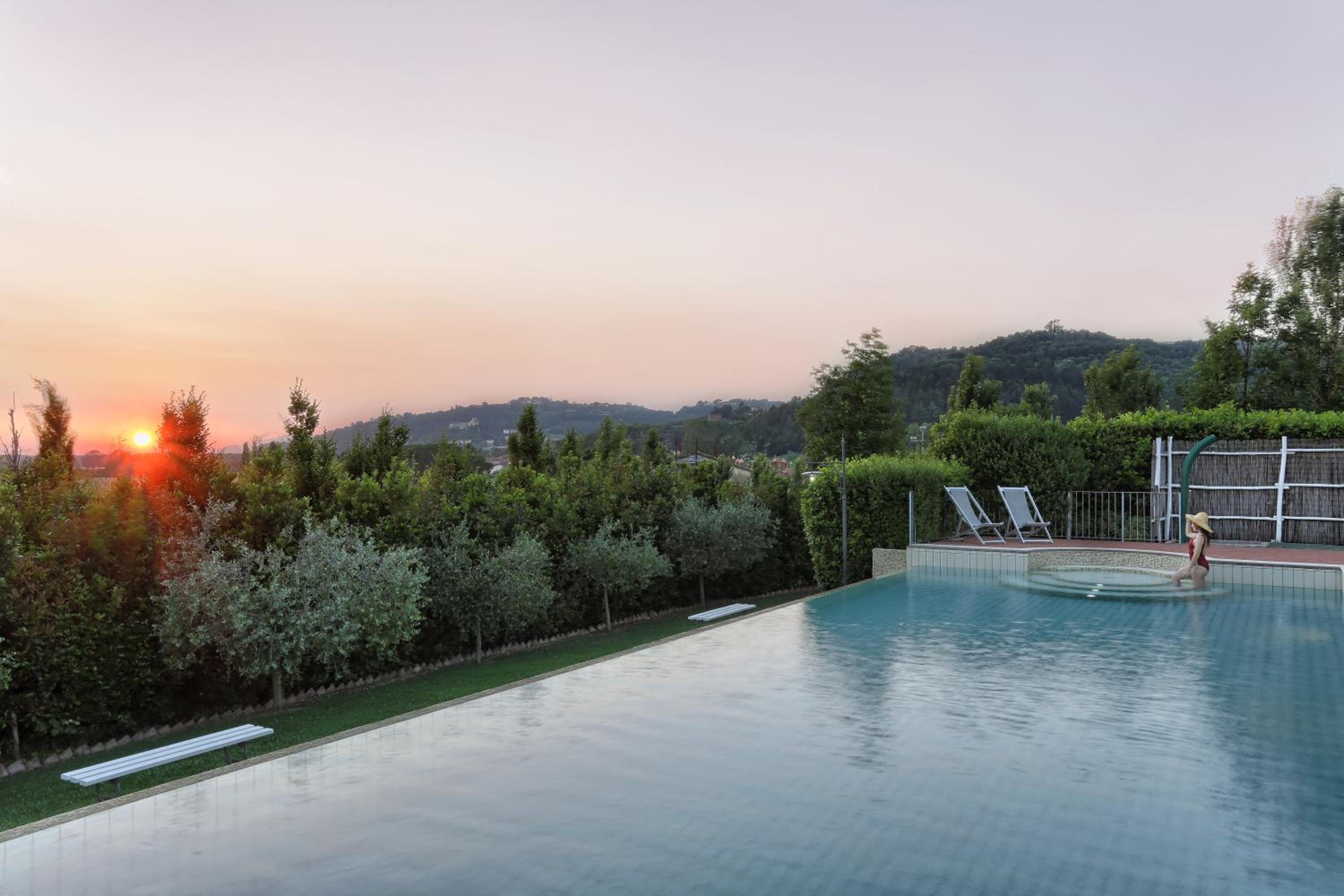 Luxury Villa in Tuscany with Pool near Pisa and Florence - Ten Bedrooms 20 pl