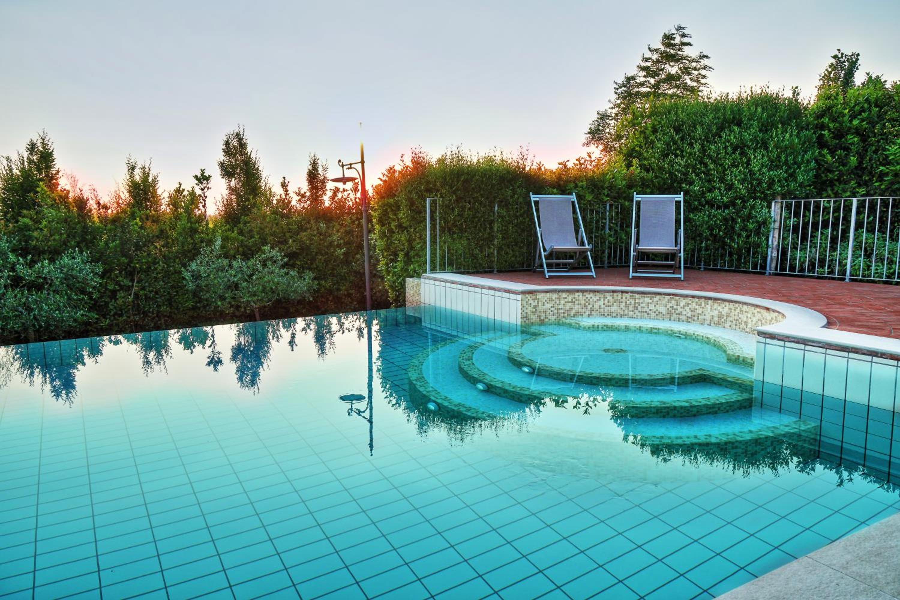 Luxury Villa in Tuscany with Pool near Pisa and Florence - Ten Bedrooms 20 pl