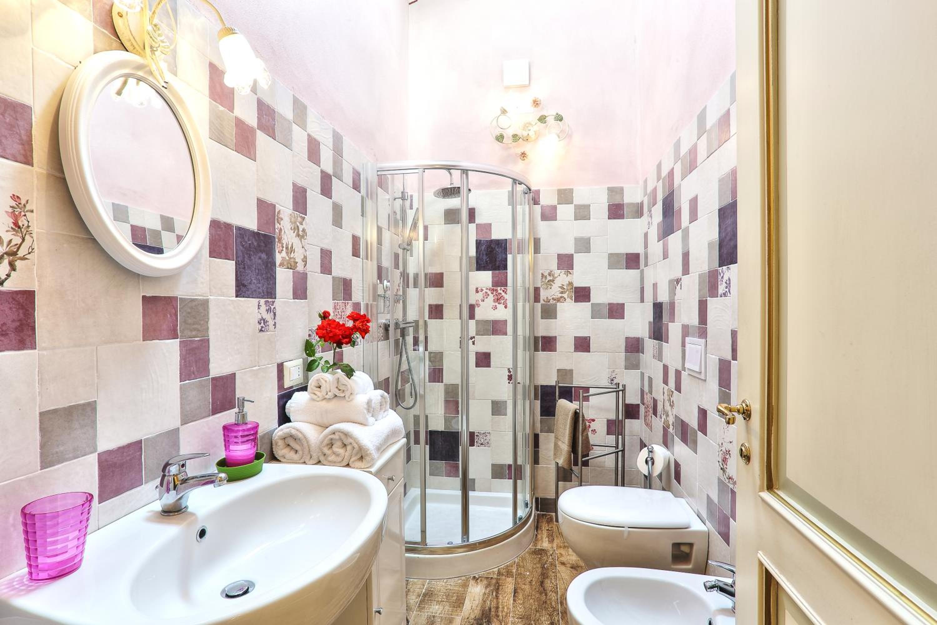 Luxury Villa in Tuscany with Pool near Pisa and Florence - Ten Bedrooms 20 pl