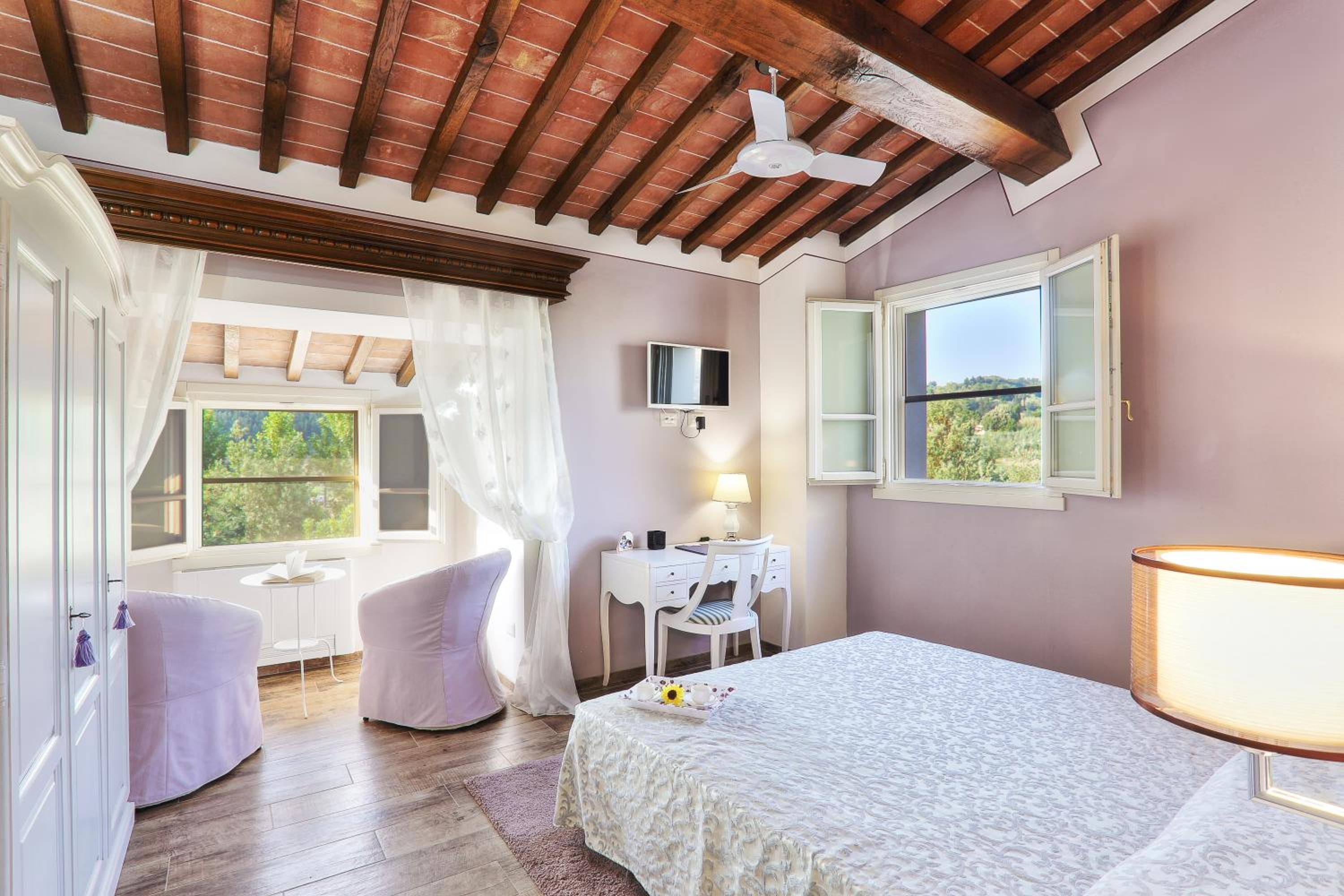Luxury Villa in Tuscany with Pool near Pisa and Florence - Ten Bedrooms 20 pl