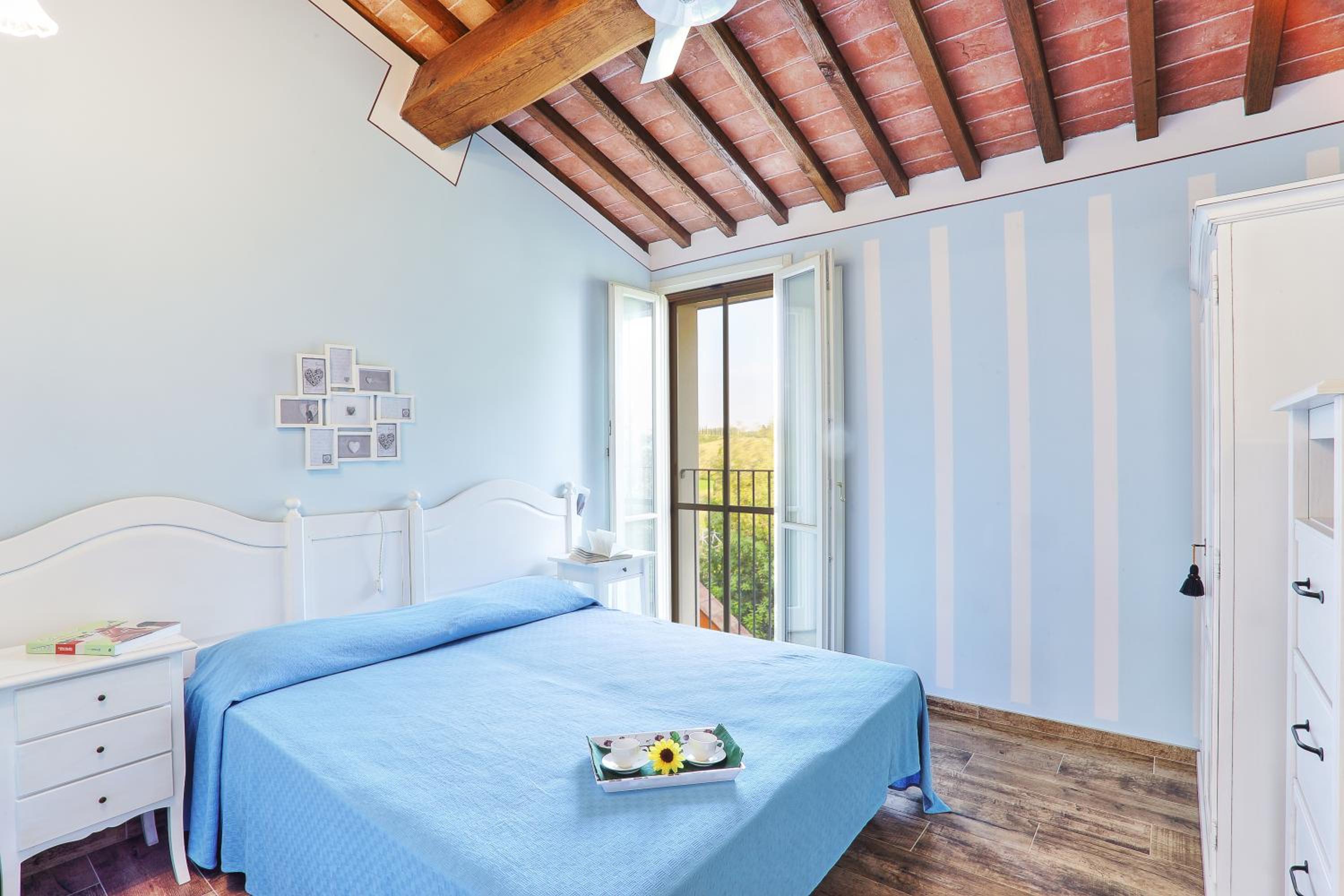 Luxury Villa in Tuscany with Pool near Pisa and Florence - Ten Bedrooms 20 pl