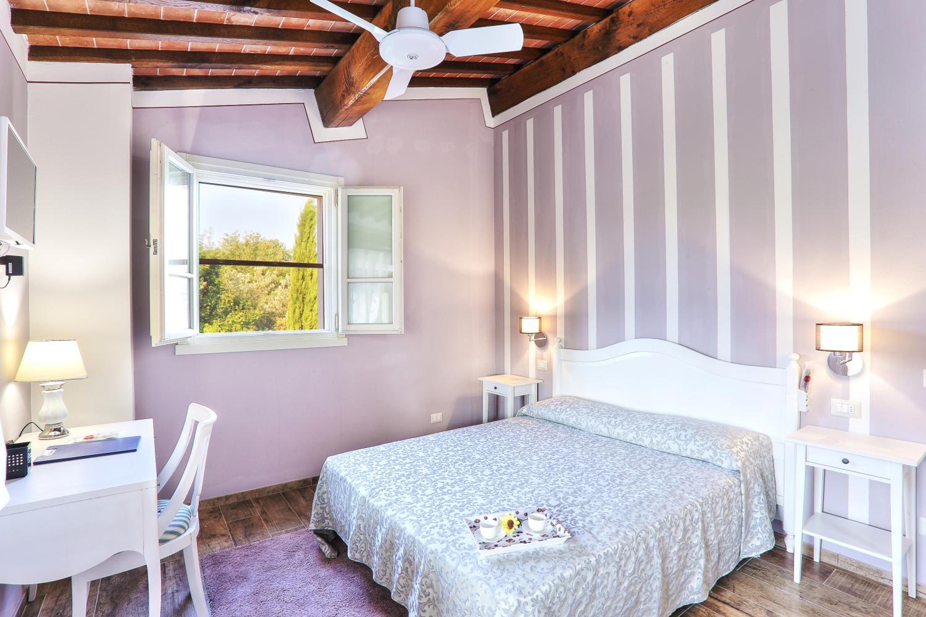 Luxury Villa in Tuscany with Pool near Pisa and Florence - Ten Bedrooms 20 pl