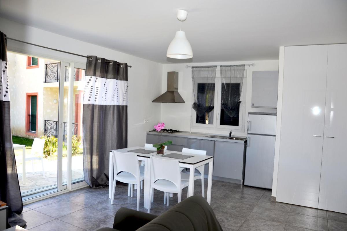 Apartment 4 people near the beach view 4